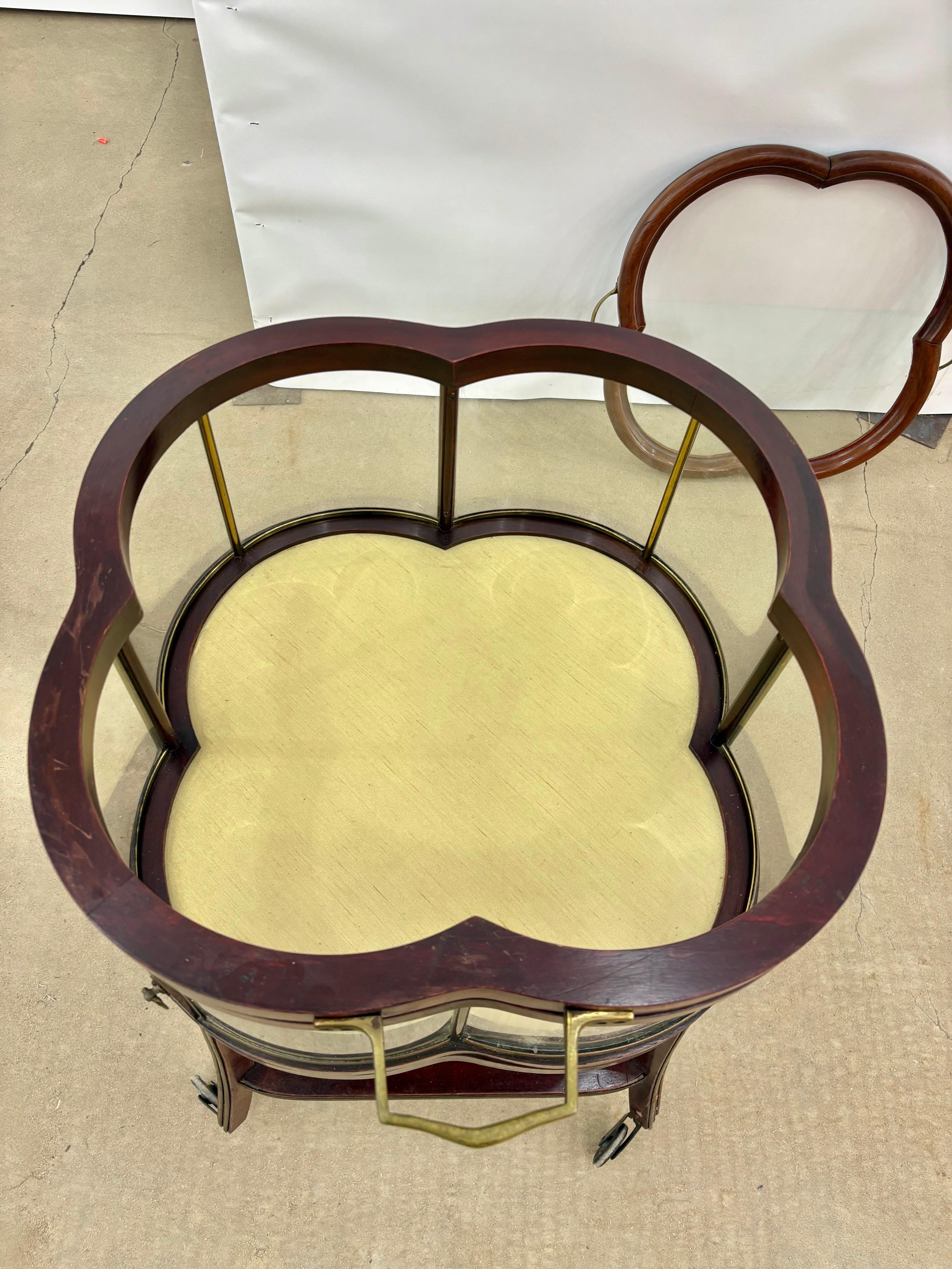 Chariot de service ou chariot de bar en noyer français du début du 20e siècle de style Art nouveau en vente 5