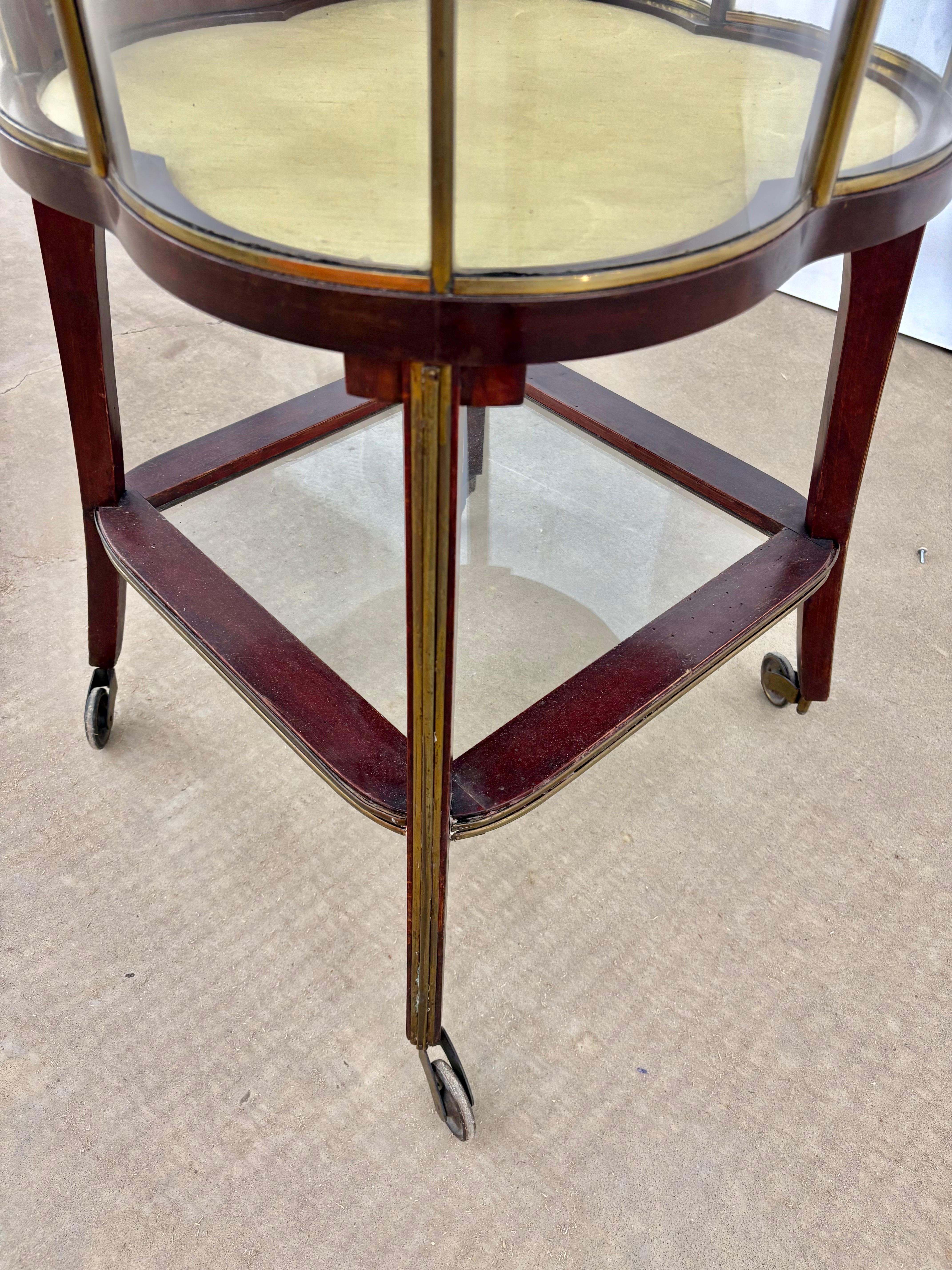 Laiton Chariot de service ou chariot de bar en noyer français du début du 20e siècle de style Art nouveau en vente