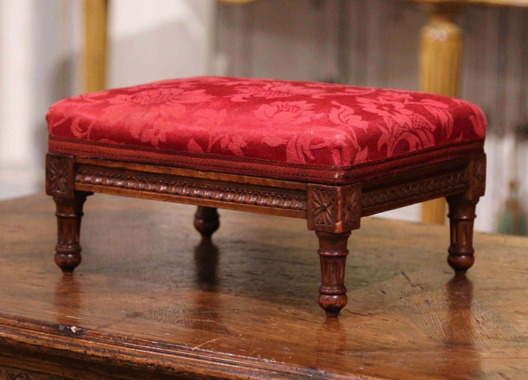 Hand-Carved Early 20th Century French Walnut Footstool with Floral Silk Fabric