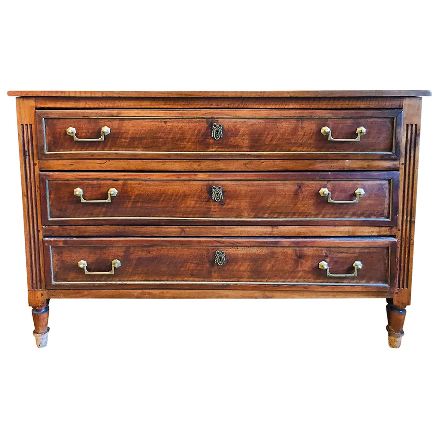 Early 20th Century French Walnut Hand Carved Three-Drawer Commode For Sale