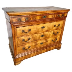 Commode Louis Philippe en noyer du début du 20e siècle