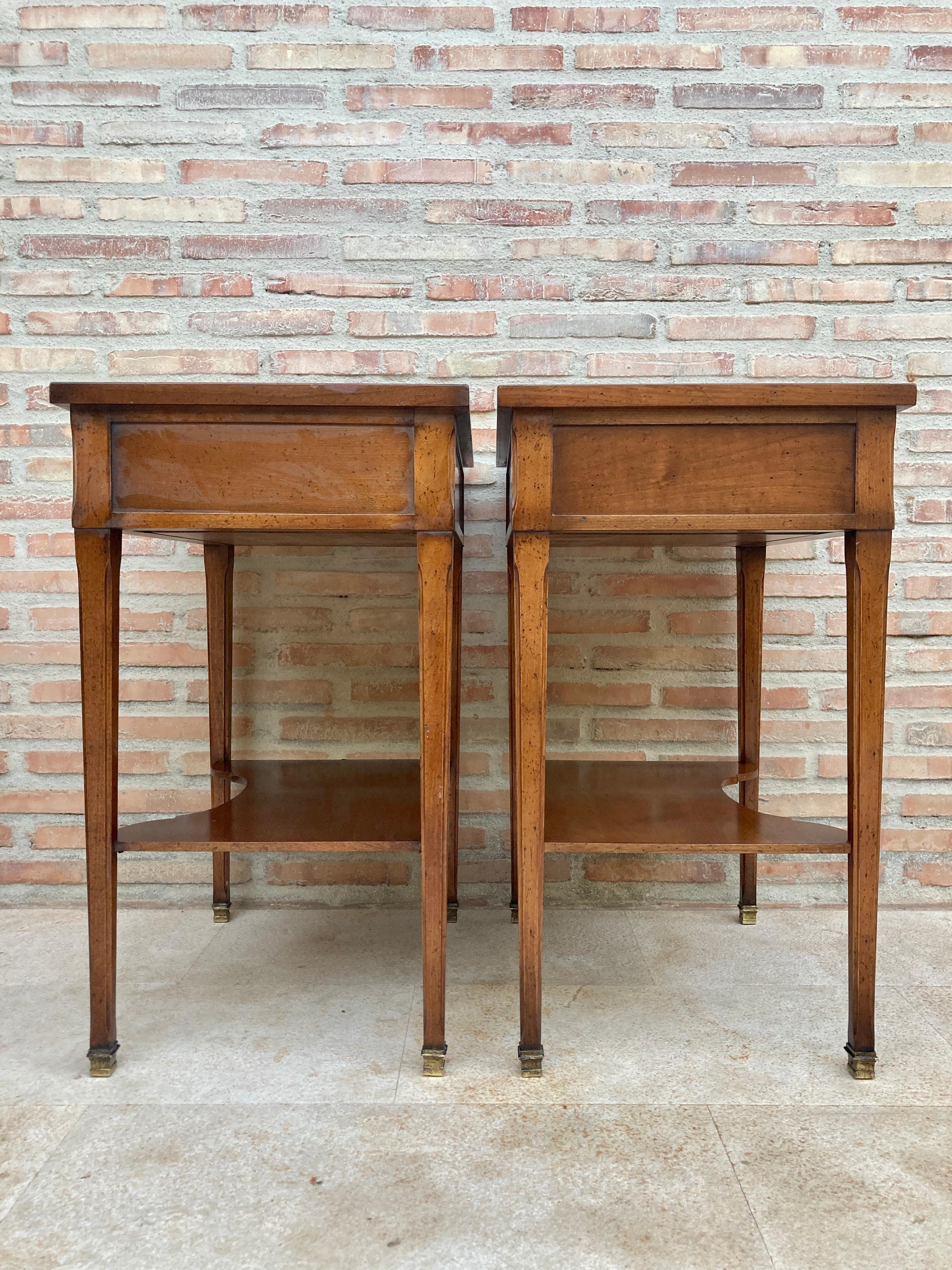 Early 20th Century French Walnut Nightstands or Side Tables, Set of 2 4