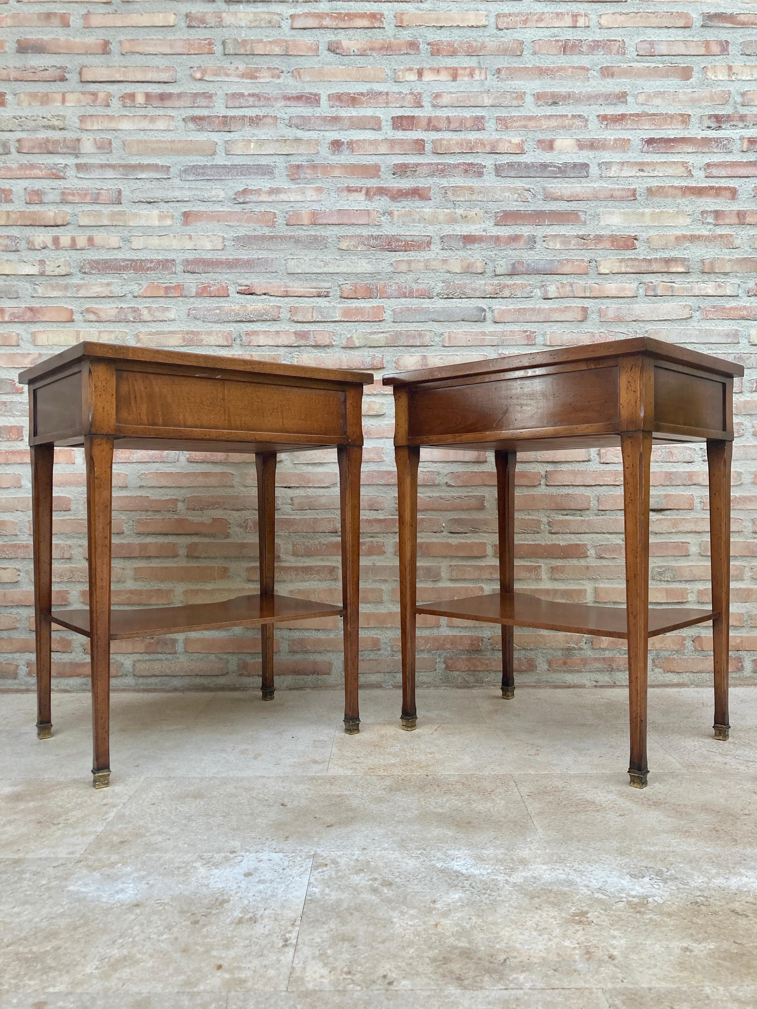Early 20th Century French Walnut Nightstands or Side Tables, Set of 2 5
