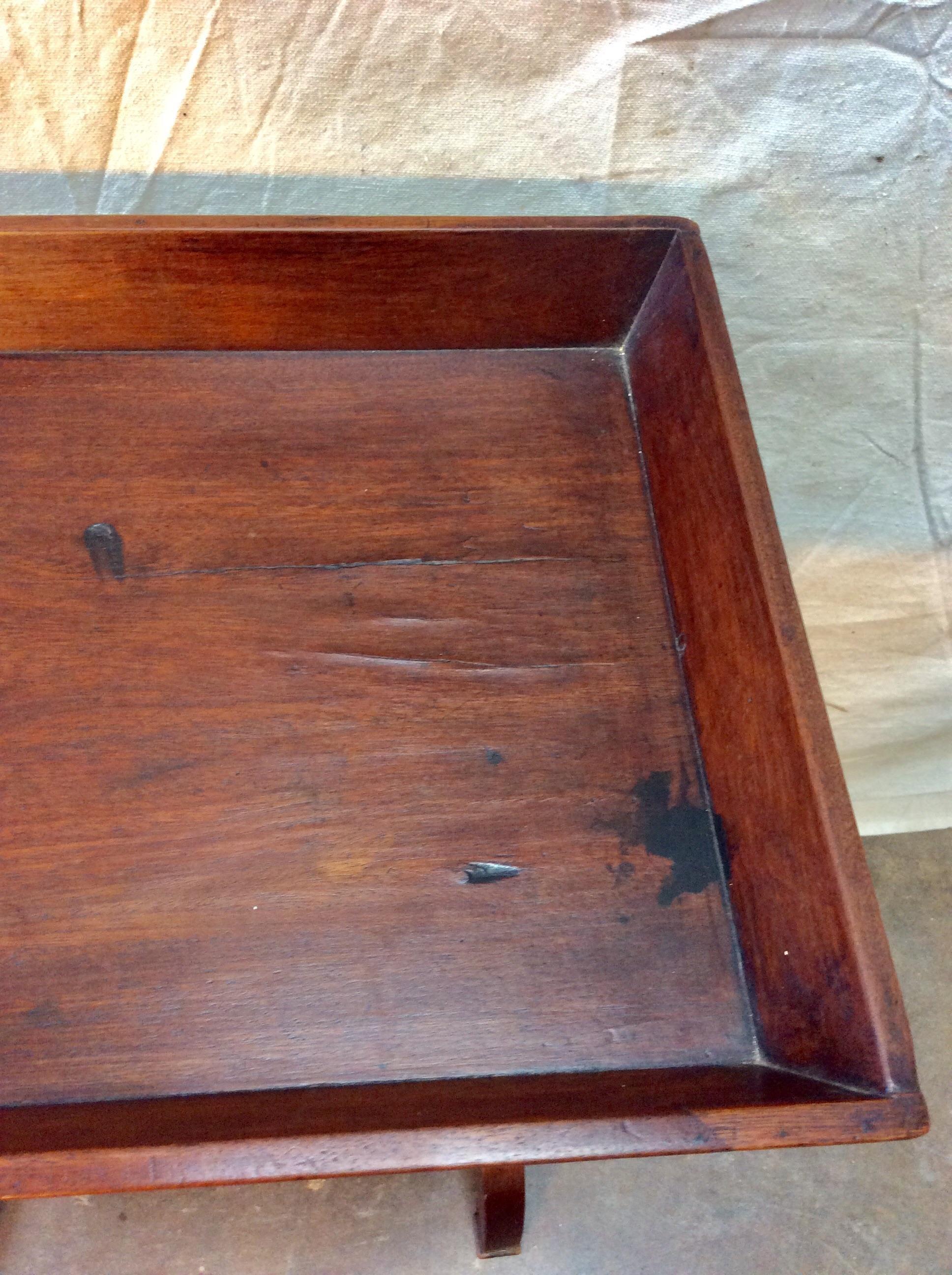 Table d'appoint à un tiroir en noyer français du début du XXe siècle en vente 5