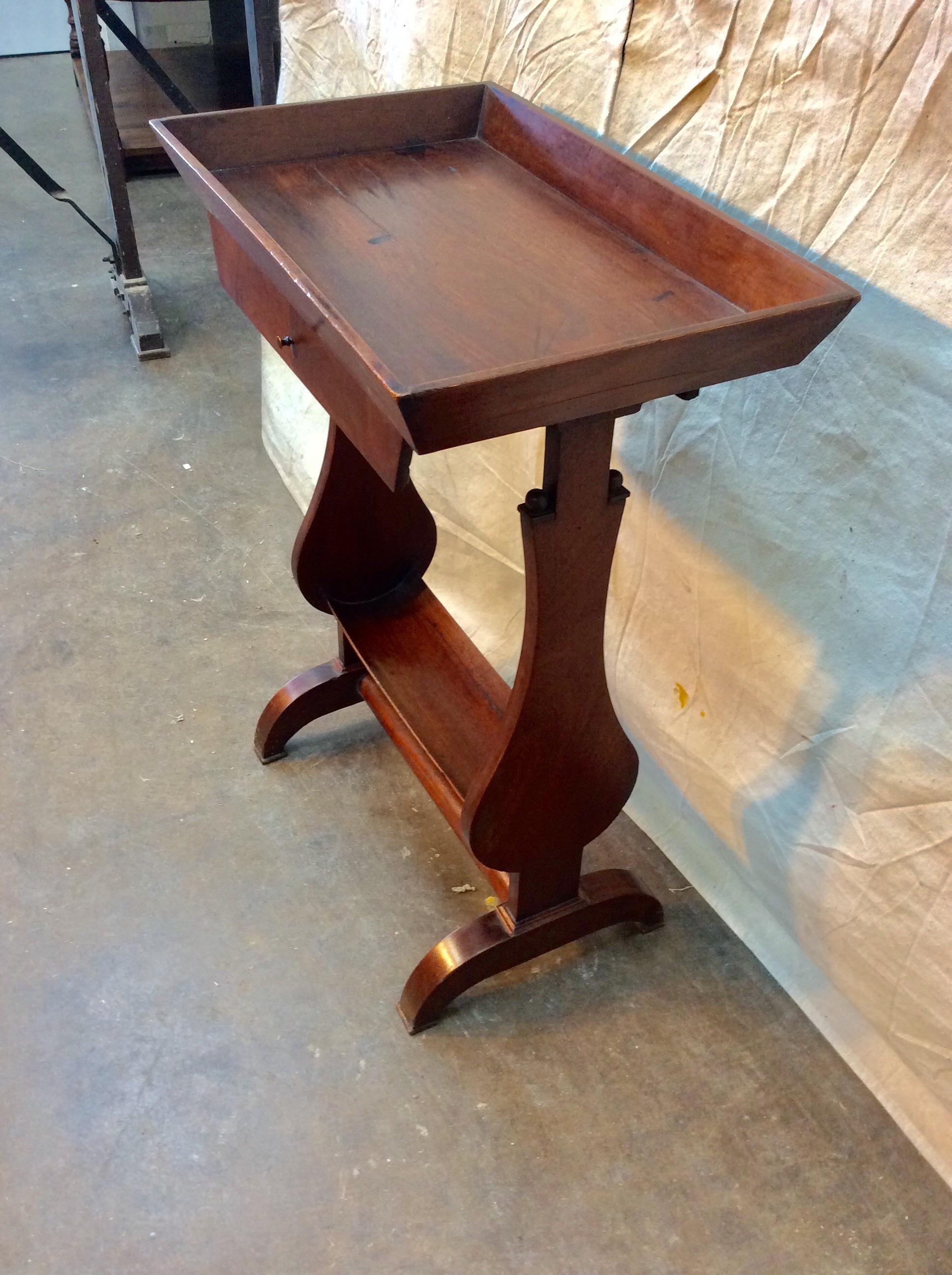 Early 20th Century French Walnut One Drawer Side Table In Good Condition For Sale In Burton, TX