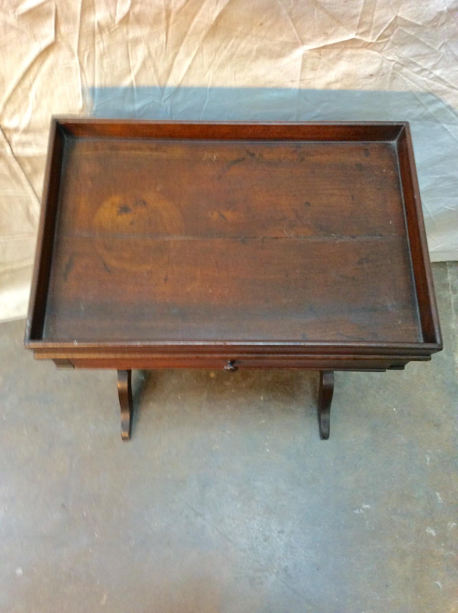 Early 20th Century French Walnut One Drawer Side Table For Sale 1