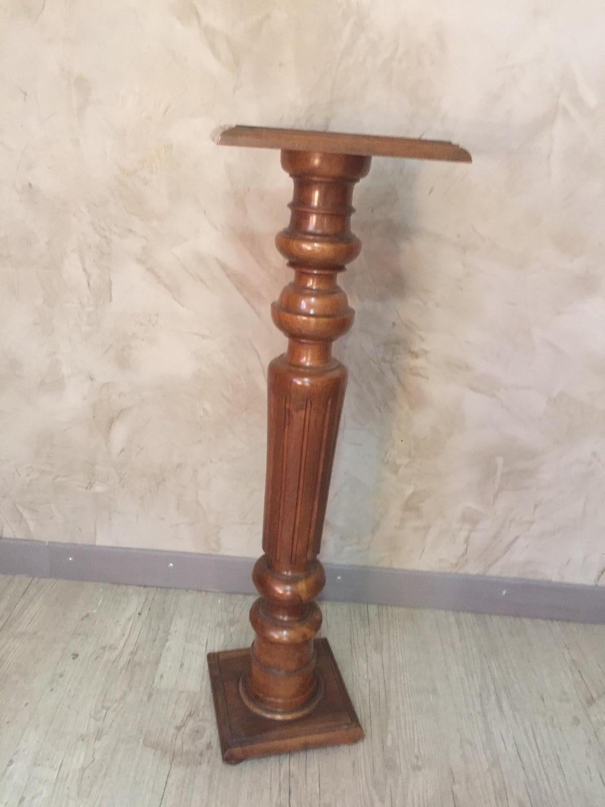 Early 20th century French walnut pedestal from the 1920s. Quiet simple but very good quality and condition.