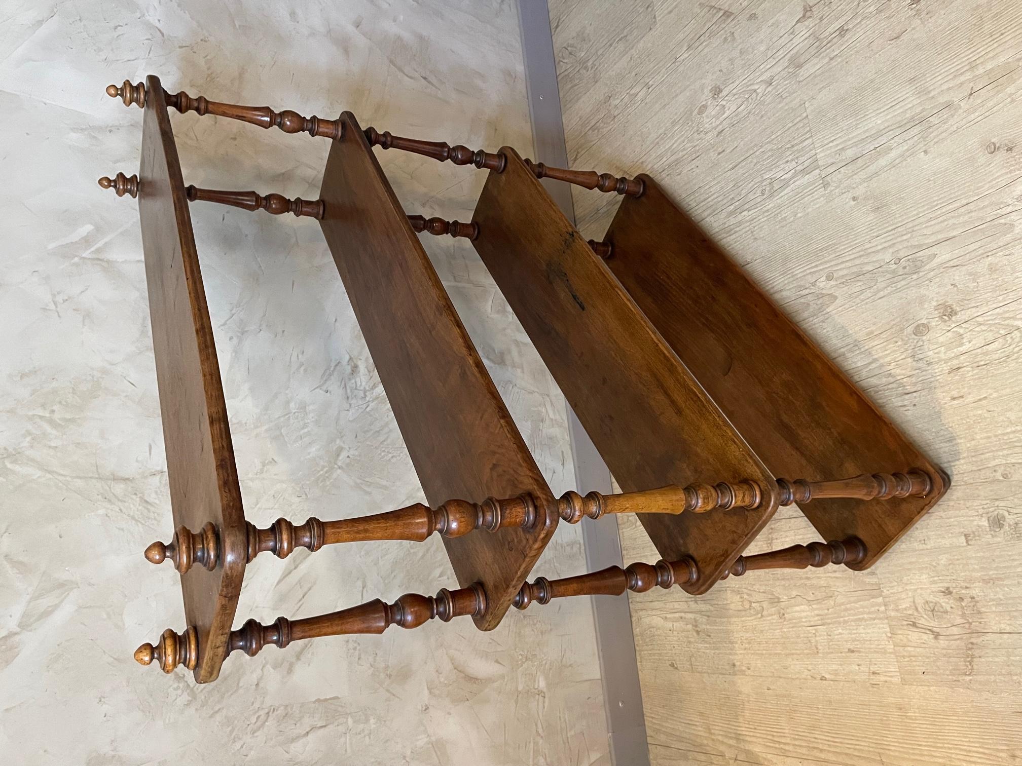 Early 20th Century French Walnut Shelf, 1900s In Good Condition For Sale In LEGNY, FR