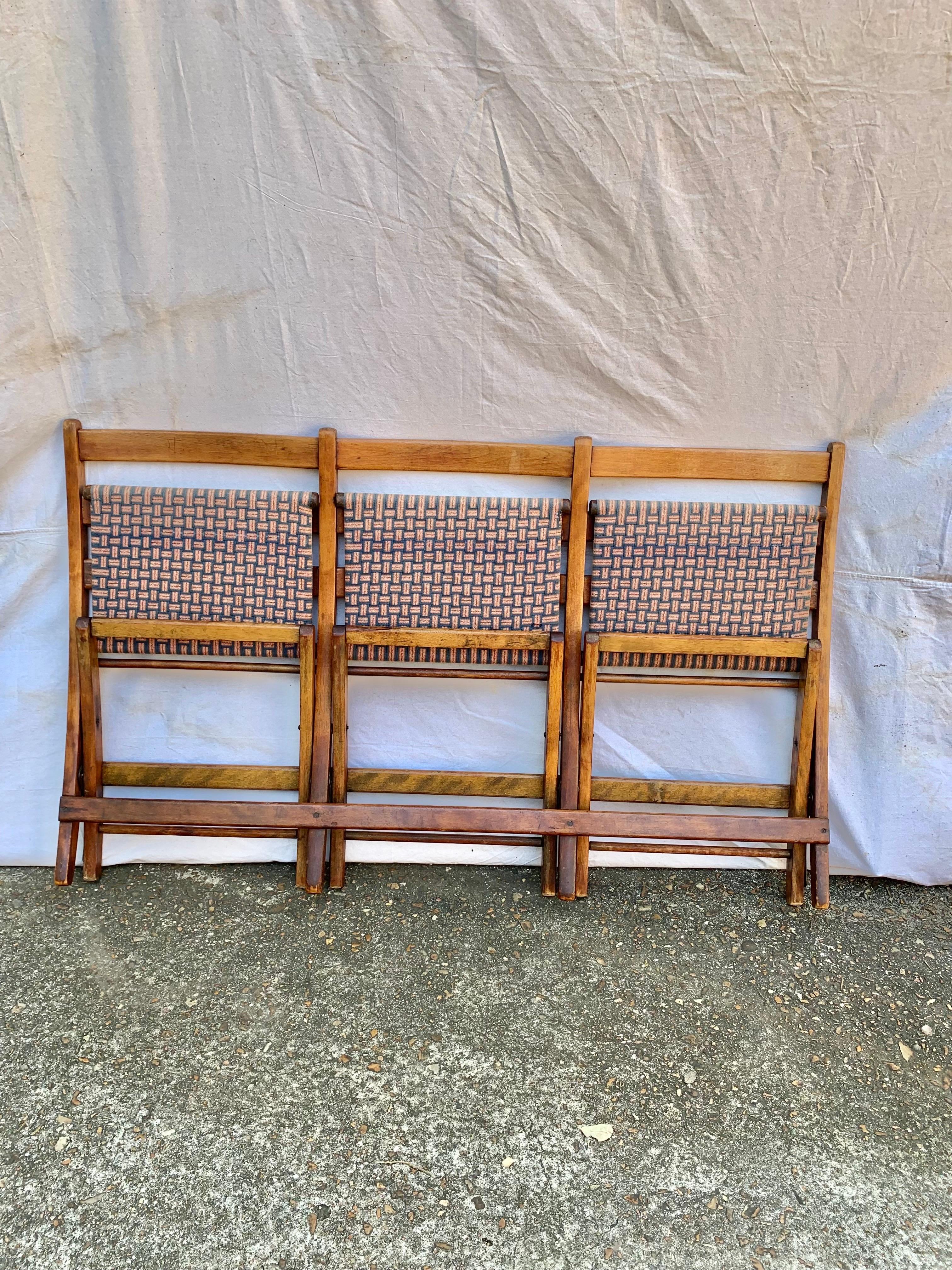 Early 20th Century French Walnut Three Seat Folding Bench For Sale 5
