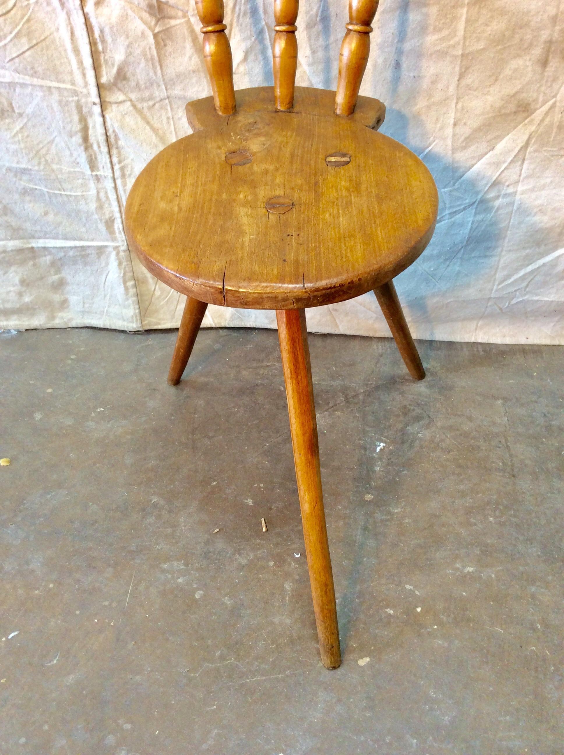 Early 20th Century French Walnut Tripod Accent Chair 1