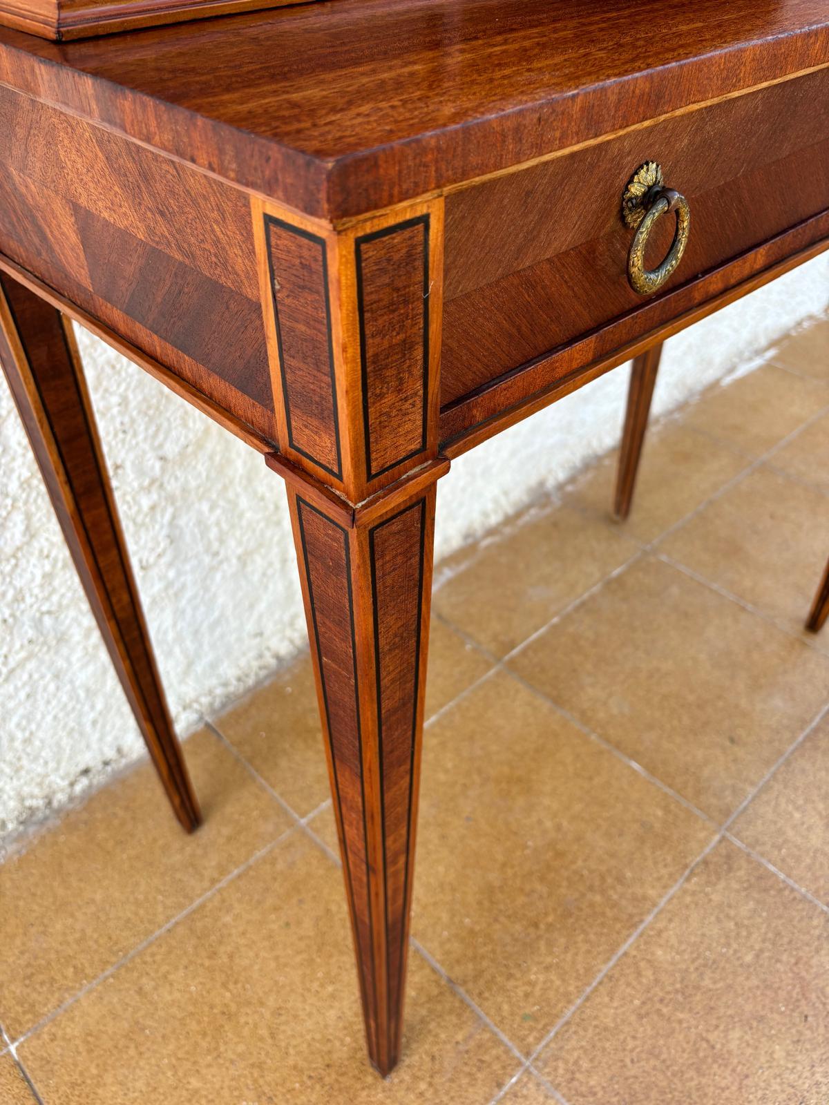 Venner-Schreibtisch aus französischem Nussbaum, Anfang 20. Jahrhundert, 1940er Jahre im Angebot 7