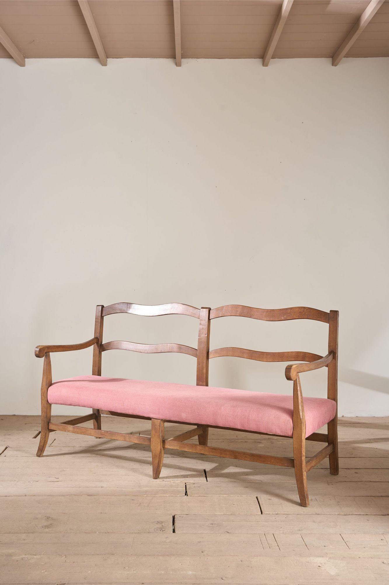 Early 20th century French wavy hall bench For Sale 4