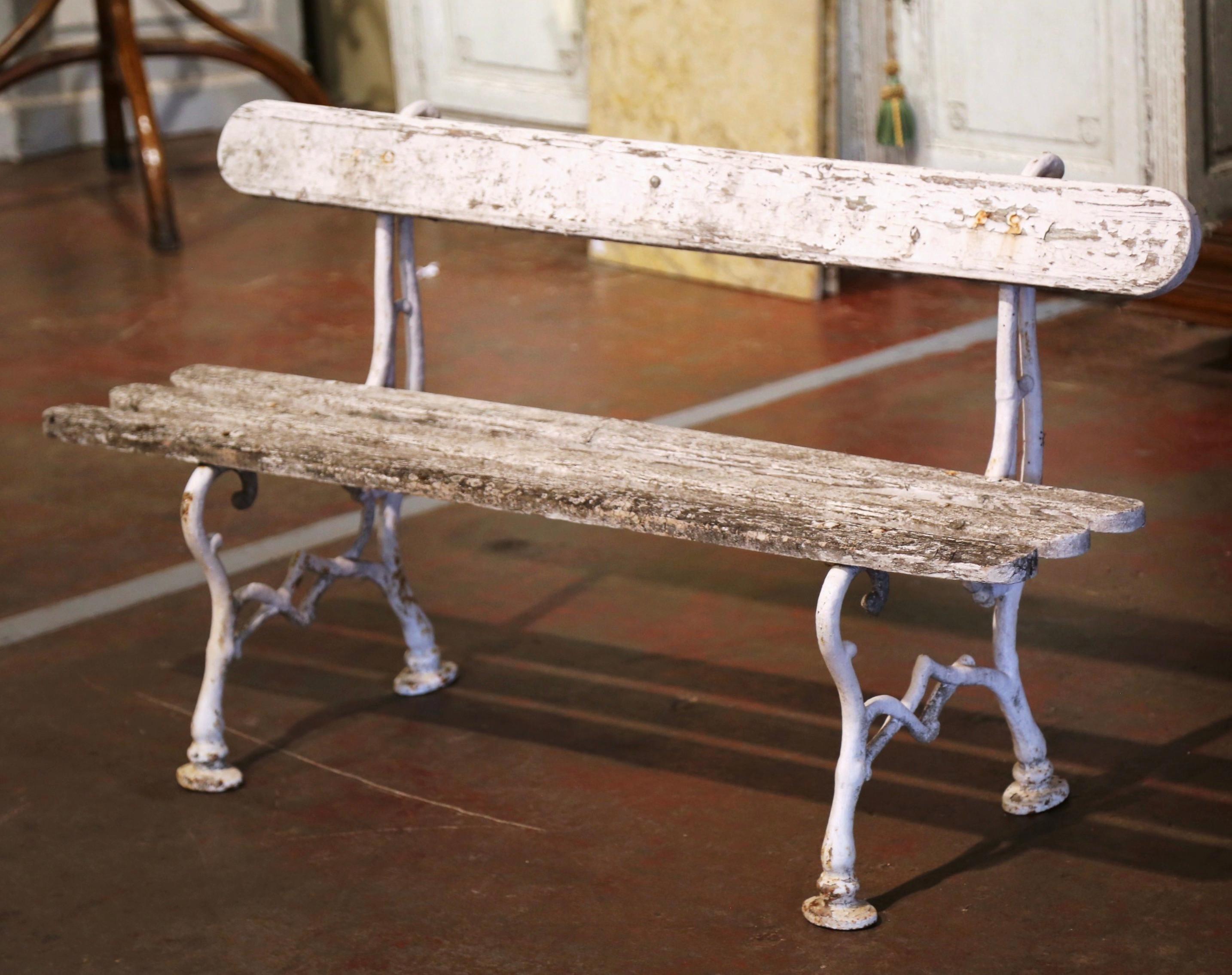 Early 20th Century French White Painted Wood and Cast Iron Garden Bench In Excellent Condition In Dallas, TX