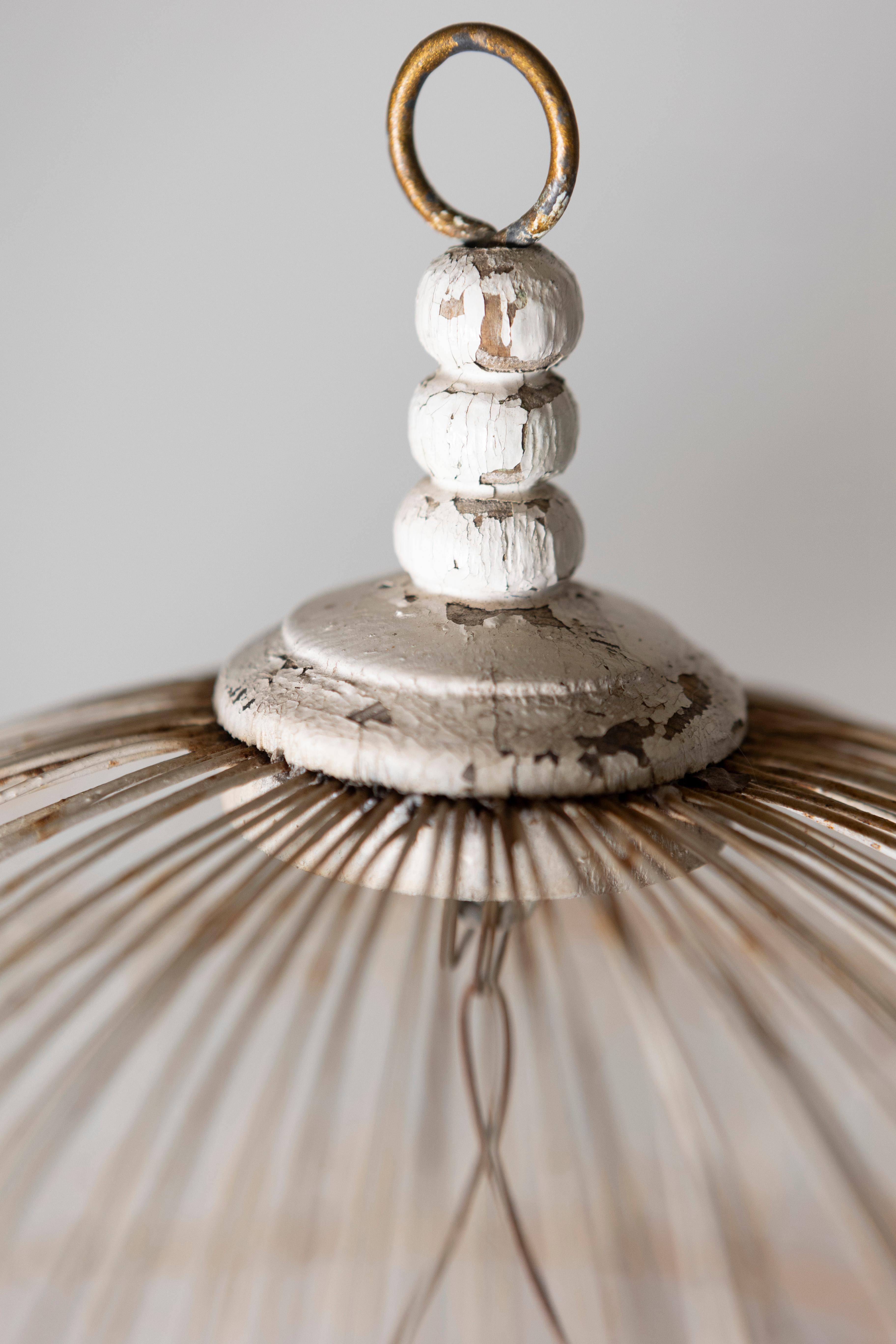 Early 20th-Century French White Wrought Iron Birdcage with Dome Top For Sale 3