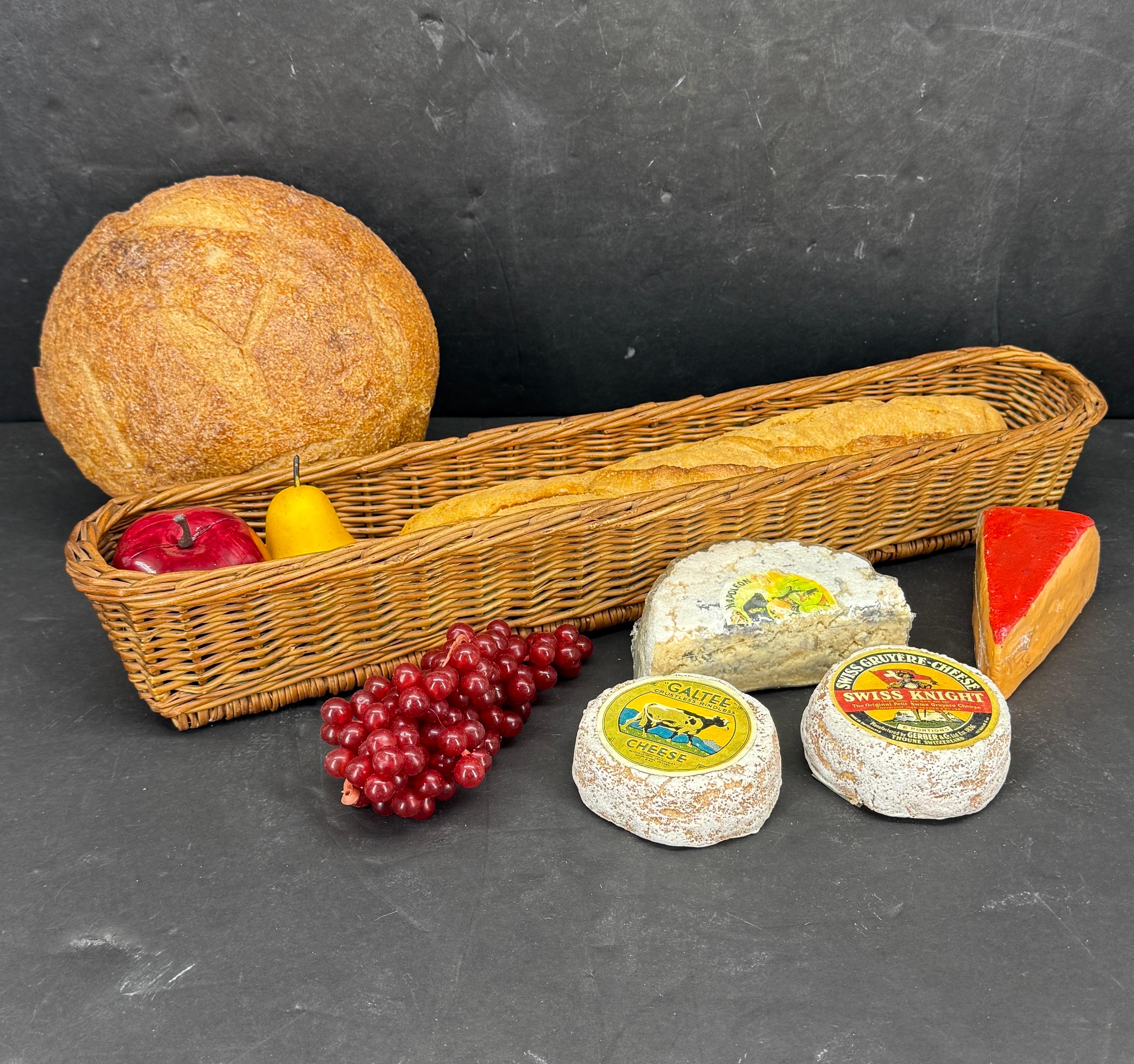 Early 20th Century French Wicker Baguette Bread Basket For Sale 3