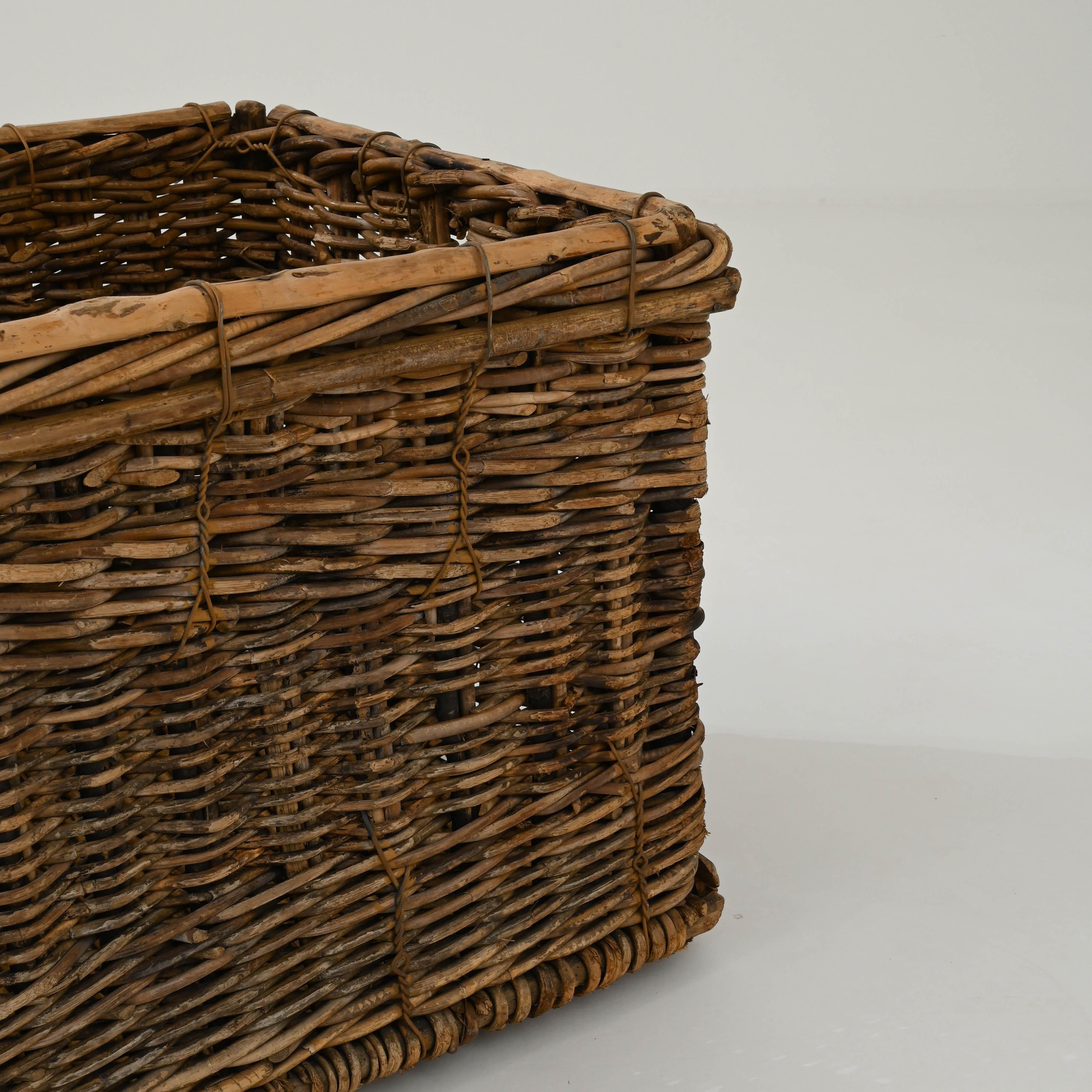 Early 20th Century French Wicker Basket 3