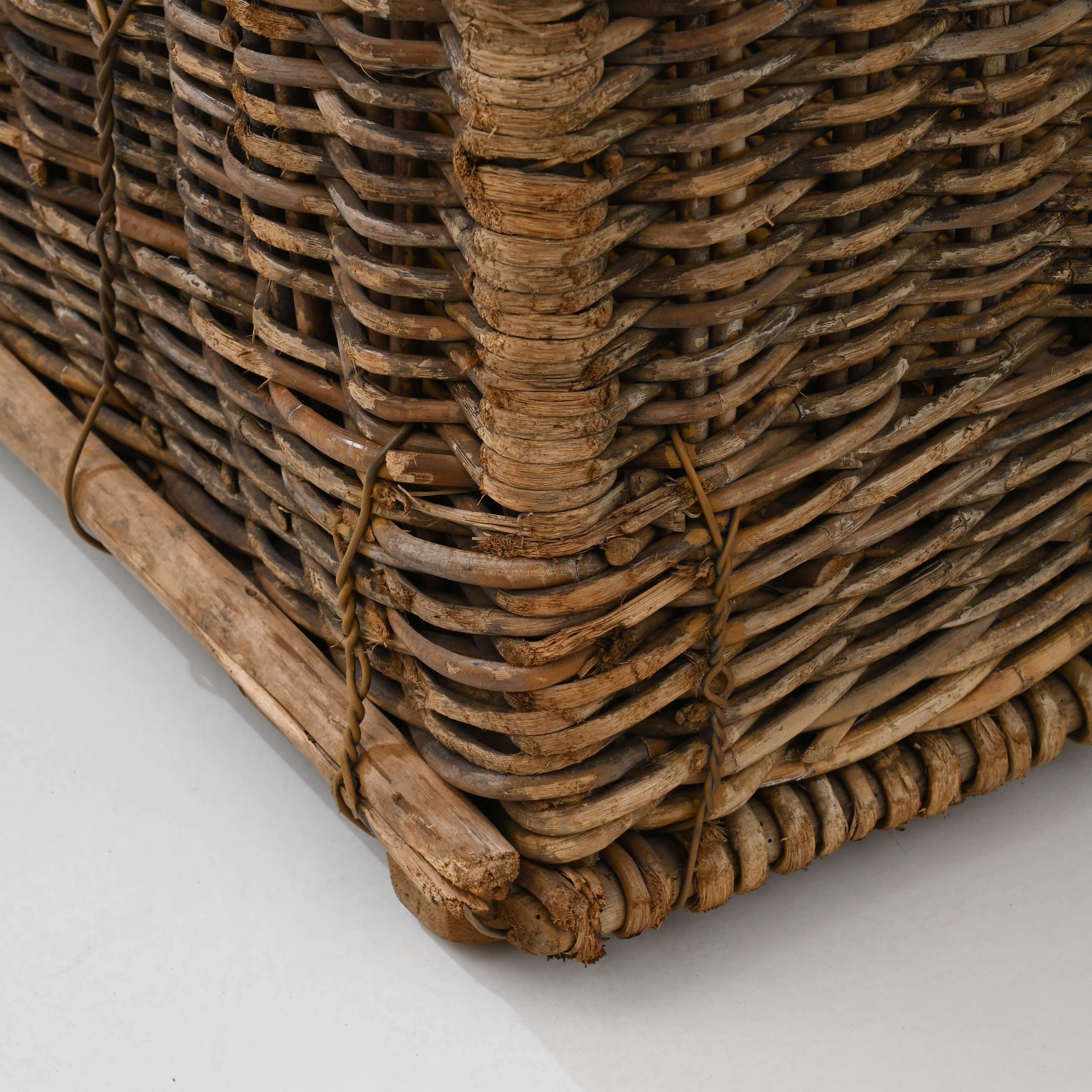 Early 20th Century French Wicker Basket 4