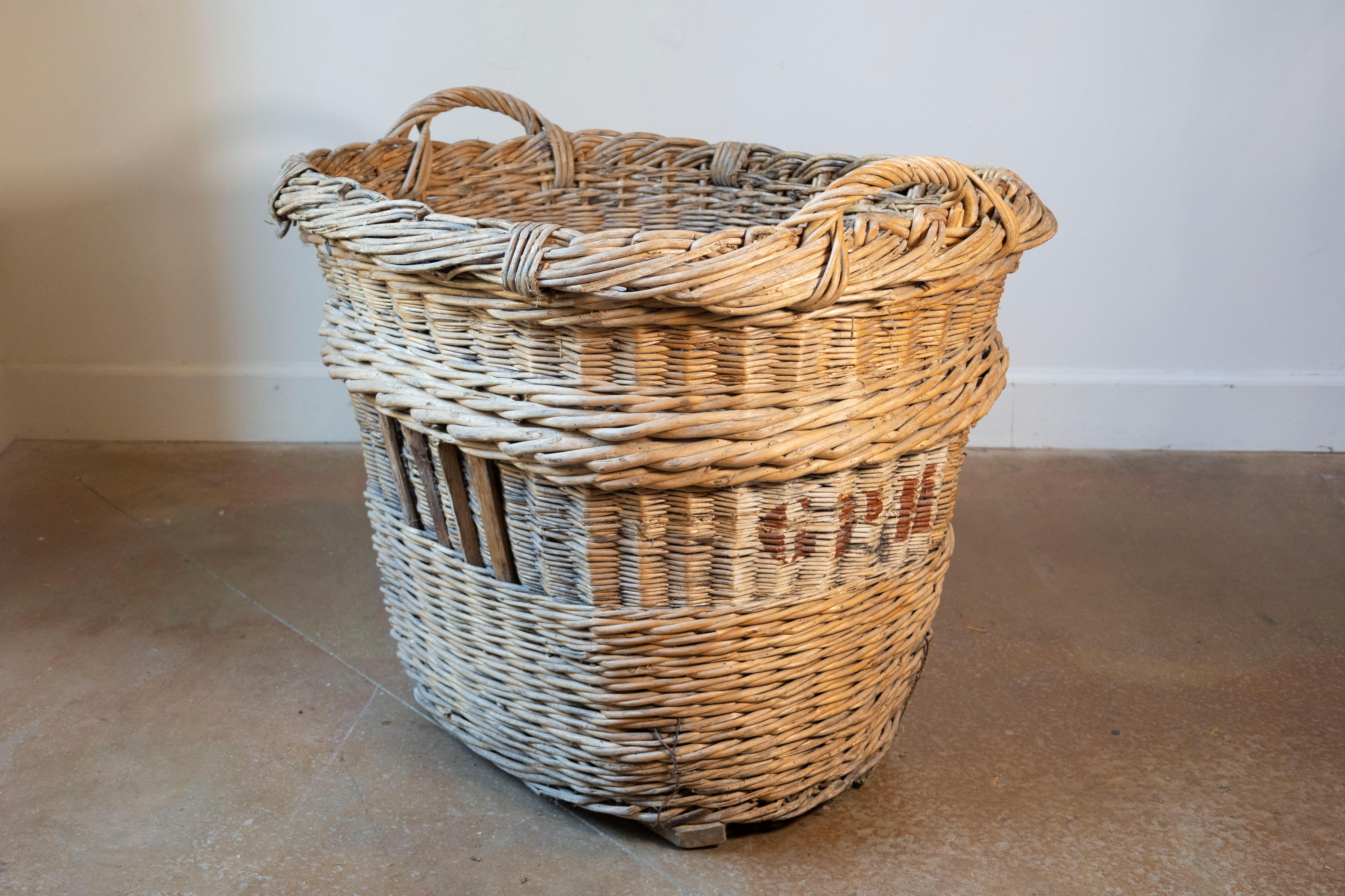 Francese Cesto per la raccolta dell'uva in vimini francese dei primi del Novecento in vendita