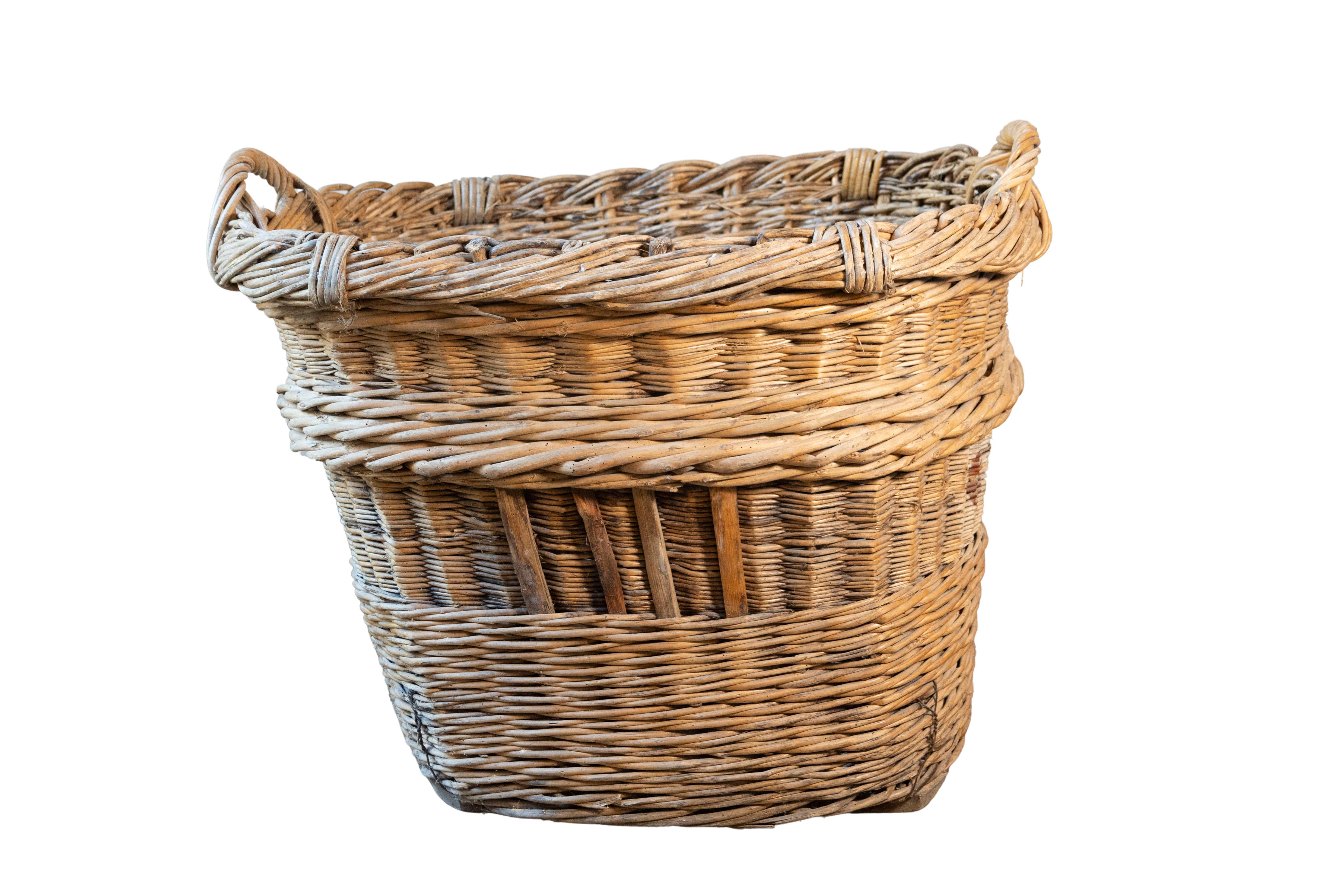 Panier de récolte de raisins en osier français du début du 20e siècle