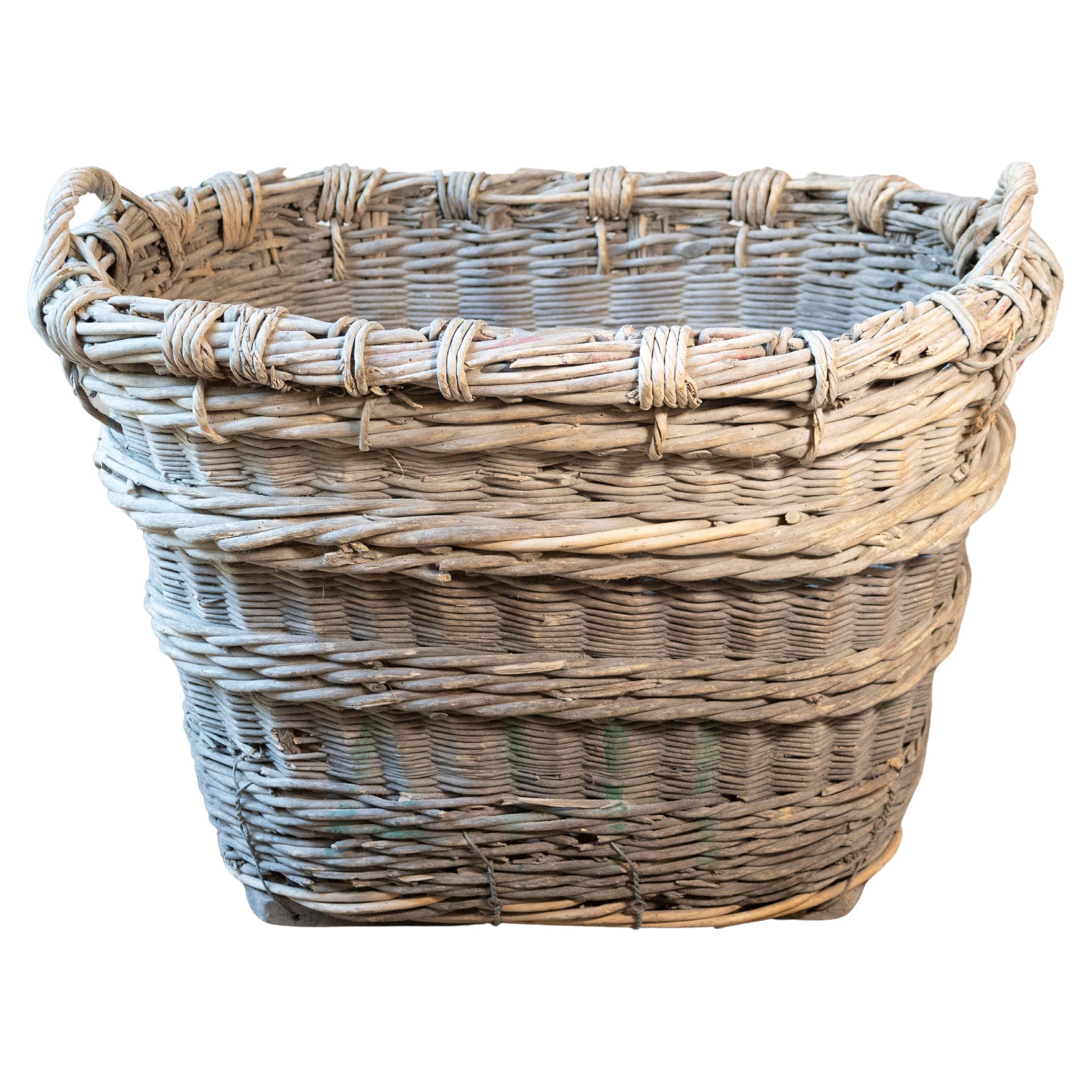 Cesta francesa de mimbre para vendimiar de principios del siglo XX