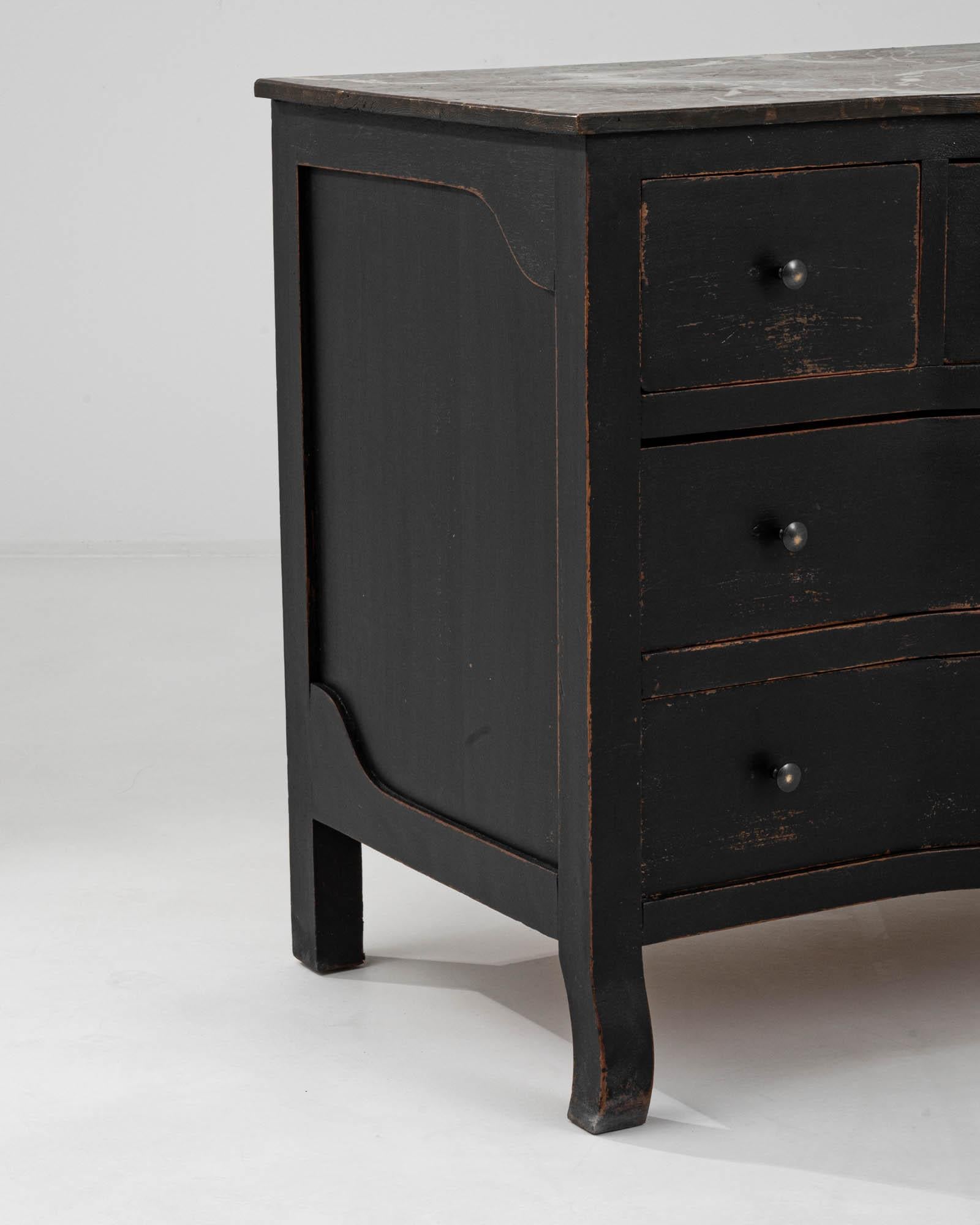 Early 20th Century French Wood Black Patinated Chest Of Drawers For Sale 4