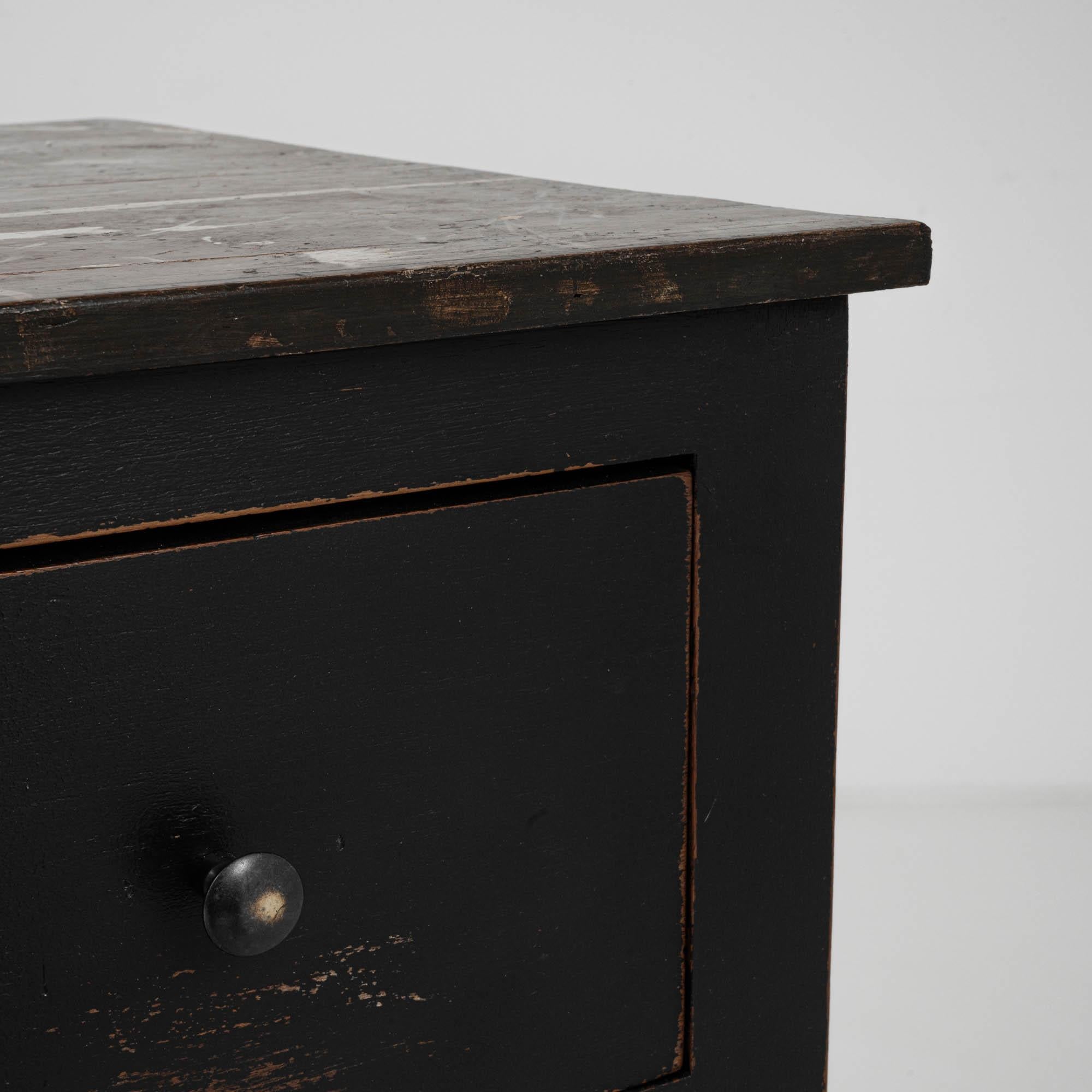 Early 20th Century French Wood Black Patinated Chest Of Drawers For Sale 6