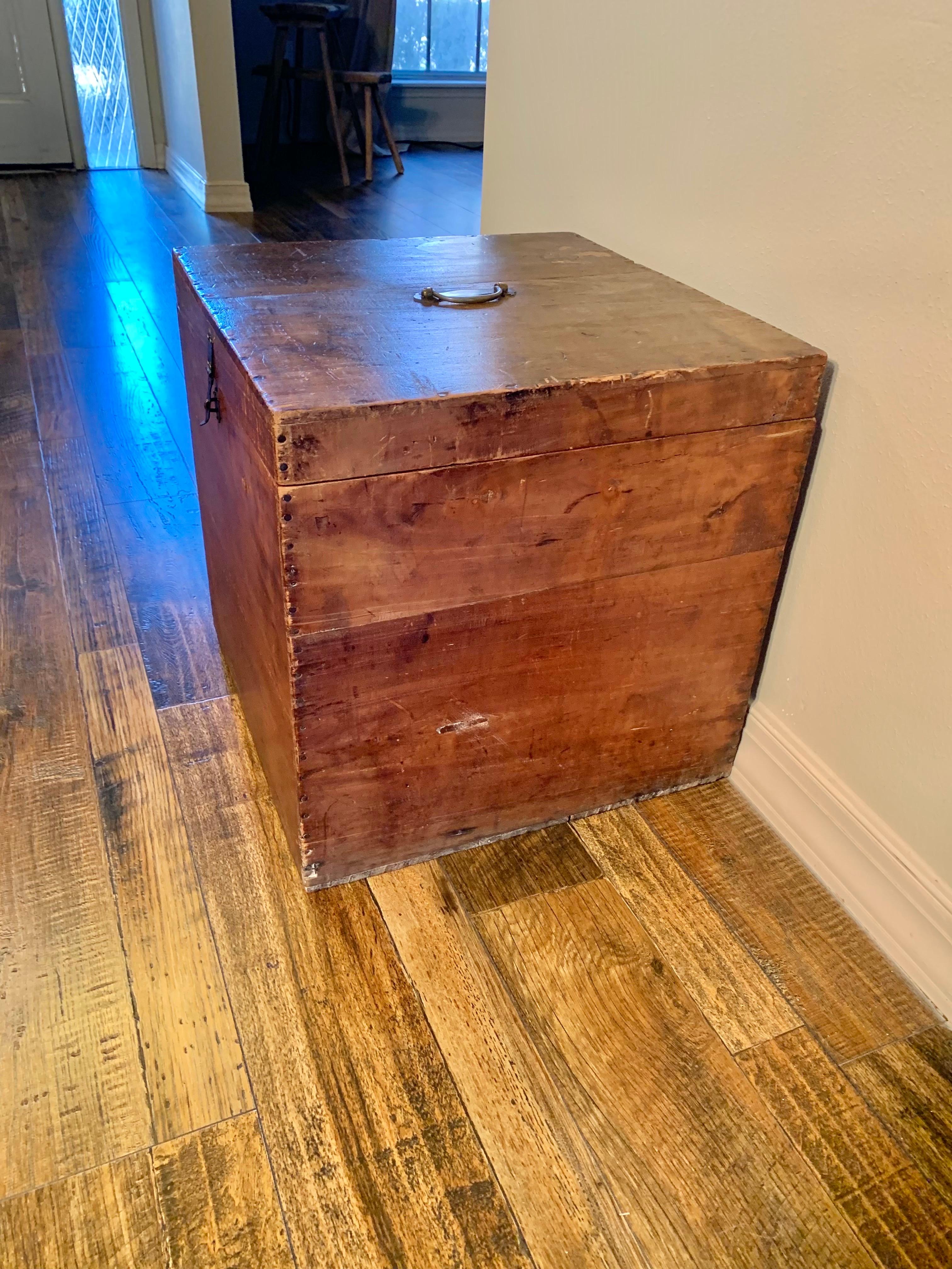 Early 20th Century French Wood Box In Good Condition For Sale In Burton, TX