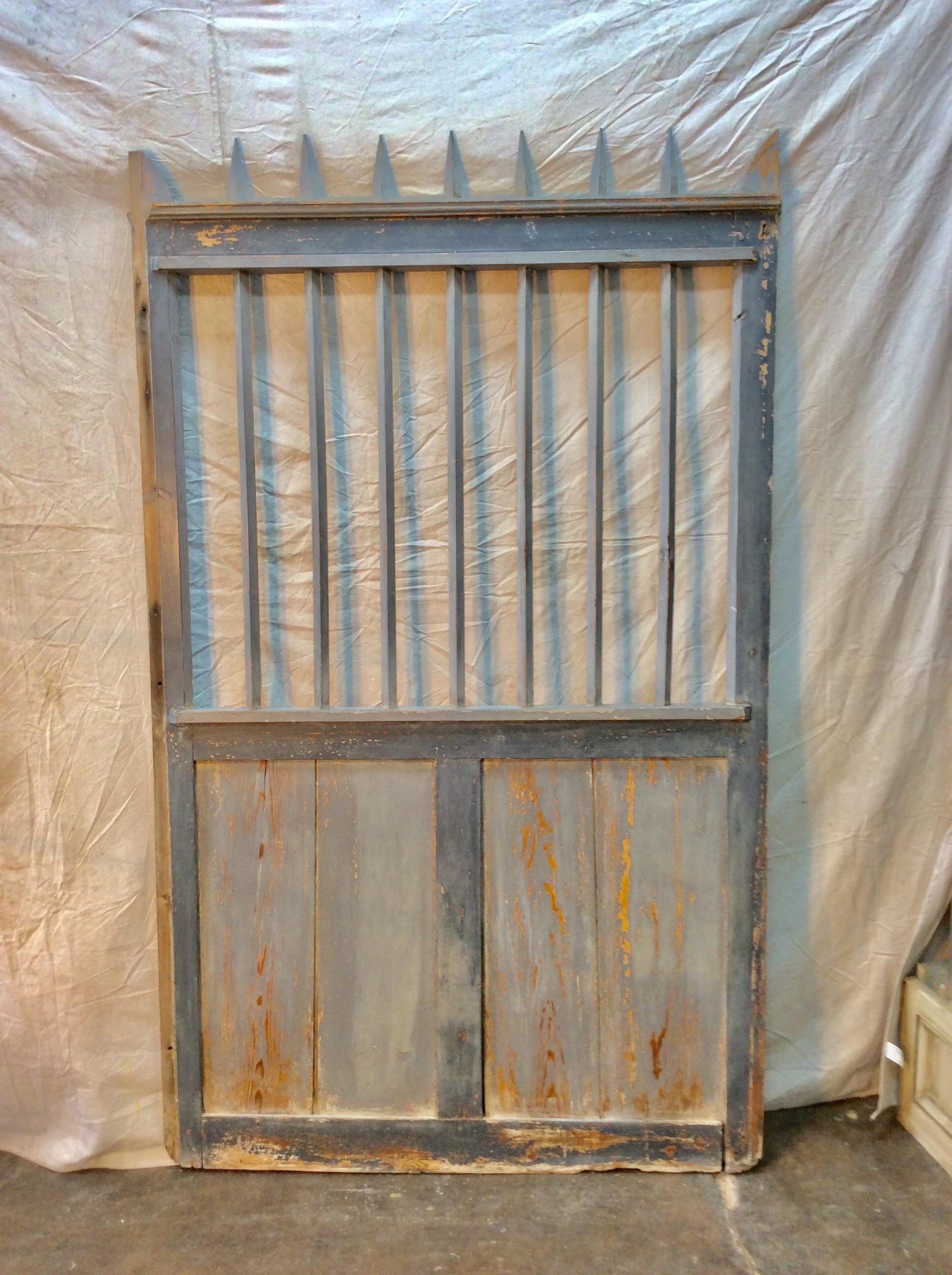 Early 20th Century French Wood Painted Garden Gate For Sale 6