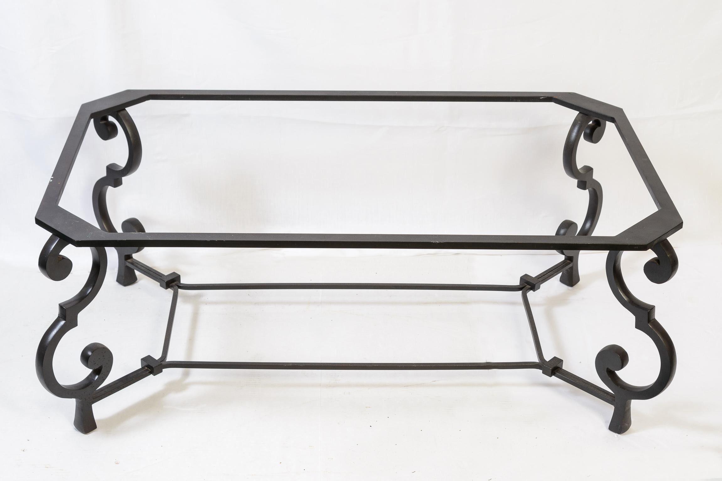 Français Early 20Th, C. Italian Tole Painted Wood Tray Top With Iron Base Coffee Table en vente