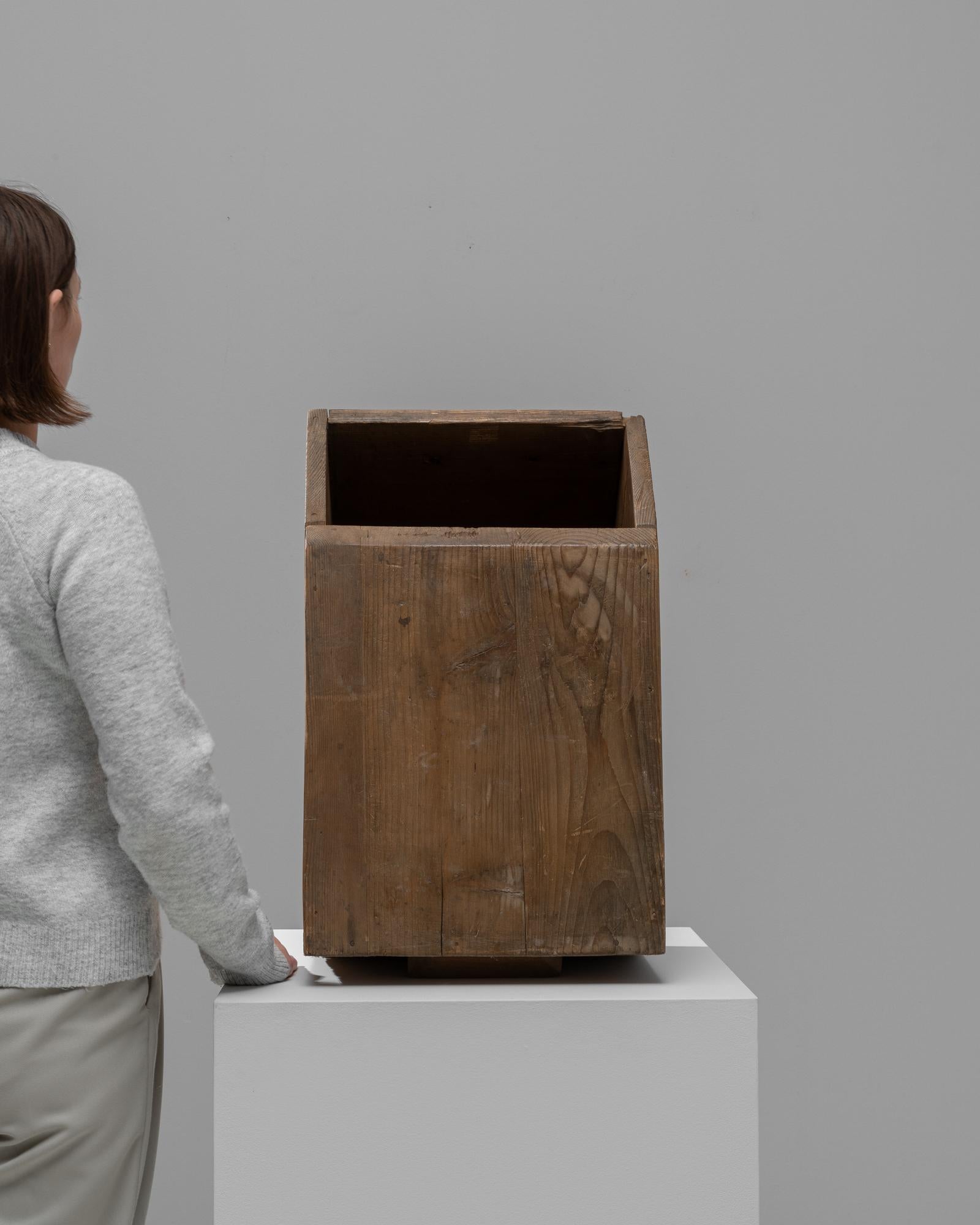 Early 20th Century French Wooden Crate 1