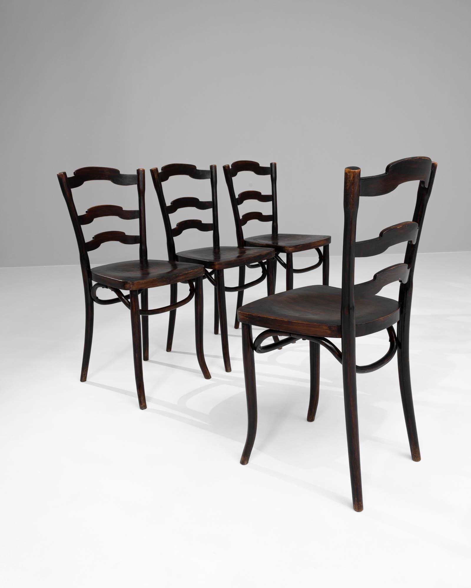 Chaises de salle à manger en bois françaises du début du 20e siècle, ensemble de 4 en vente 7