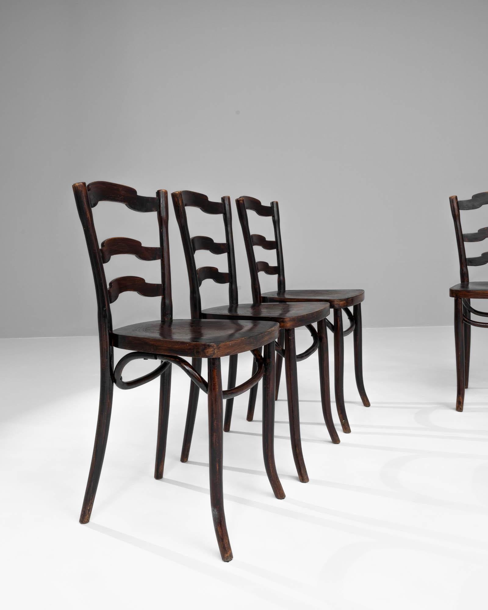 Early 20th Century French Wooden Dining Chairs, Set of 4 In Good Condition For Sale In High Point, NC