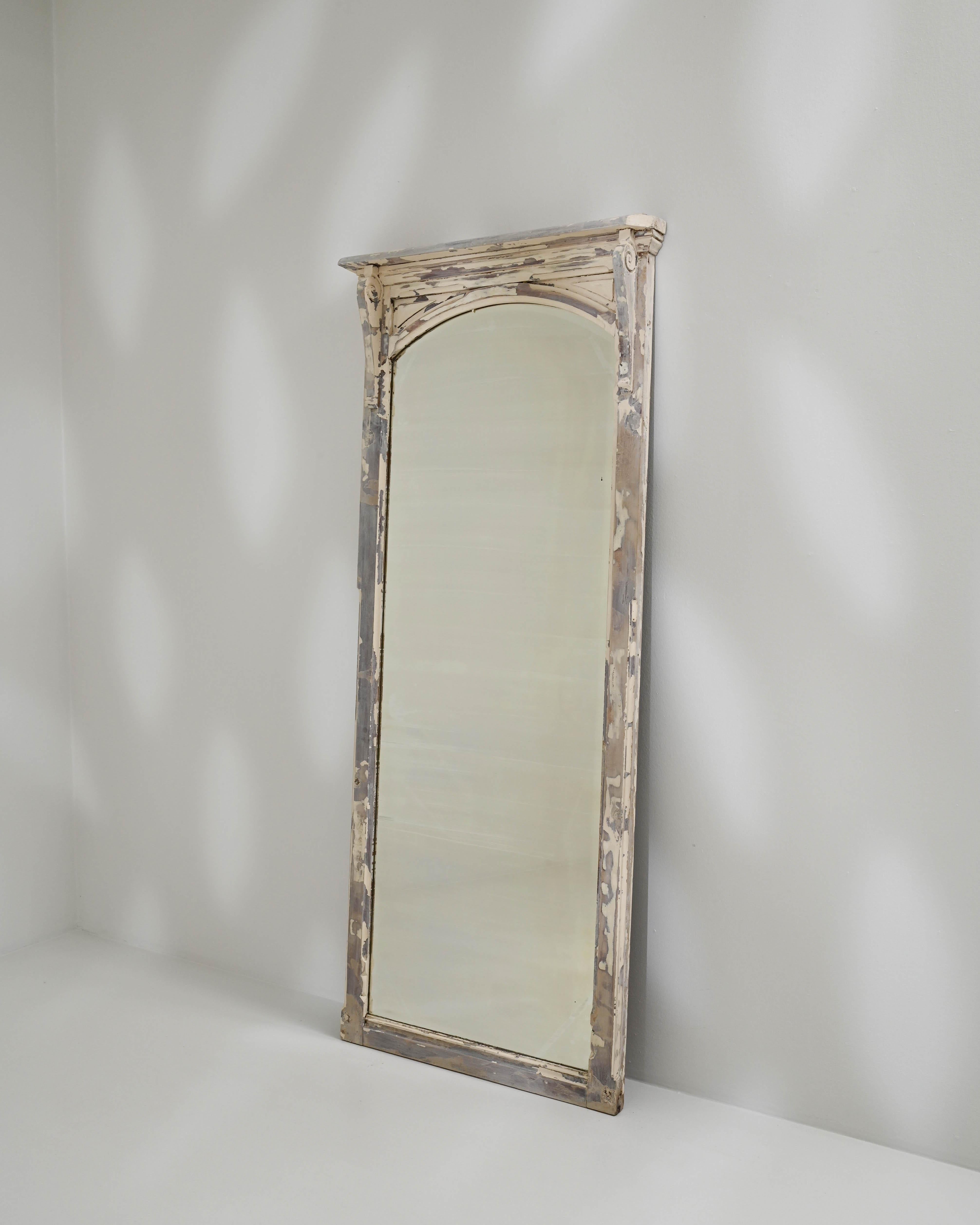 Early 20th Century French Wooden White Patinated Mirror For Sale 4