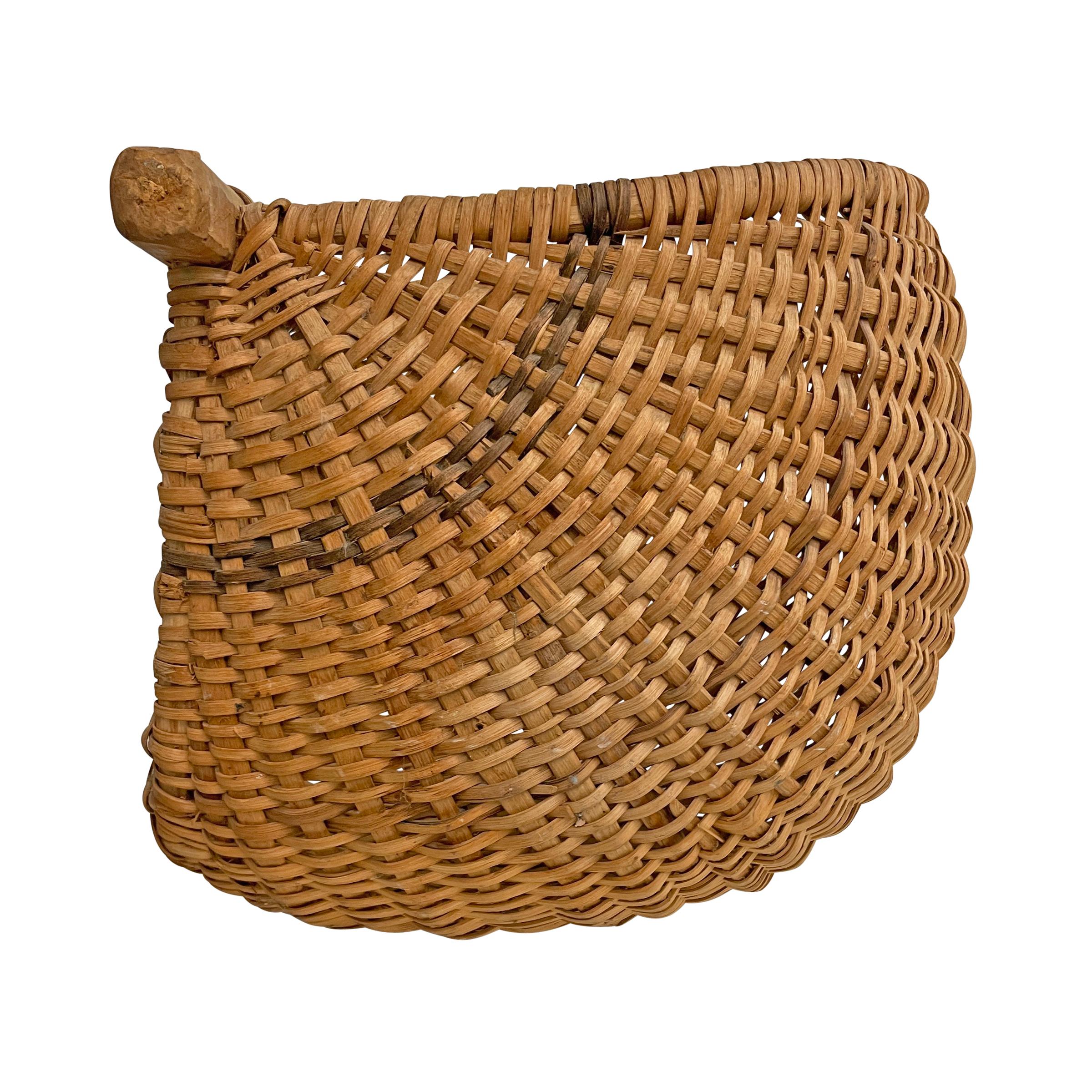 Early 20th Century Gathering Basket In Good Condition For Sale In Chicago, IL