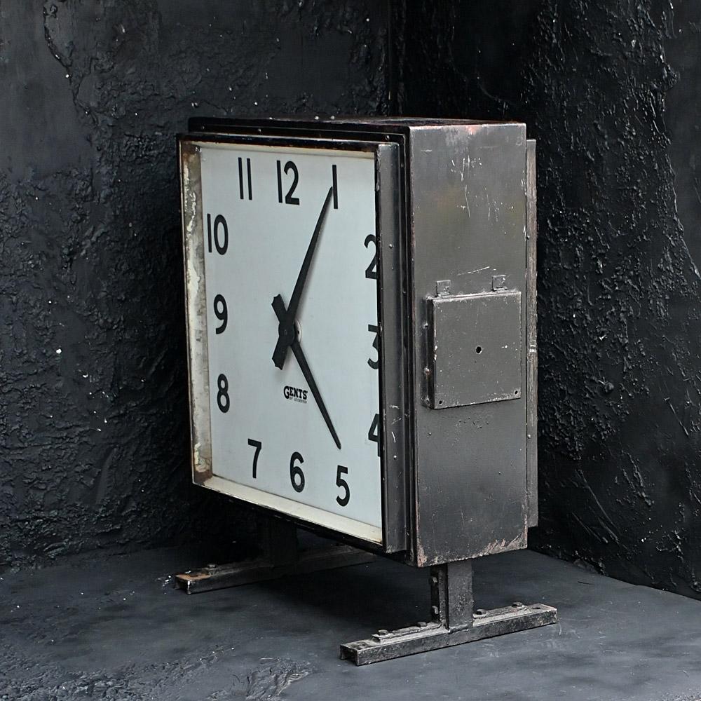 Early 20th Century Gents of Leicester English Double Sided Station Clock For Sale 5