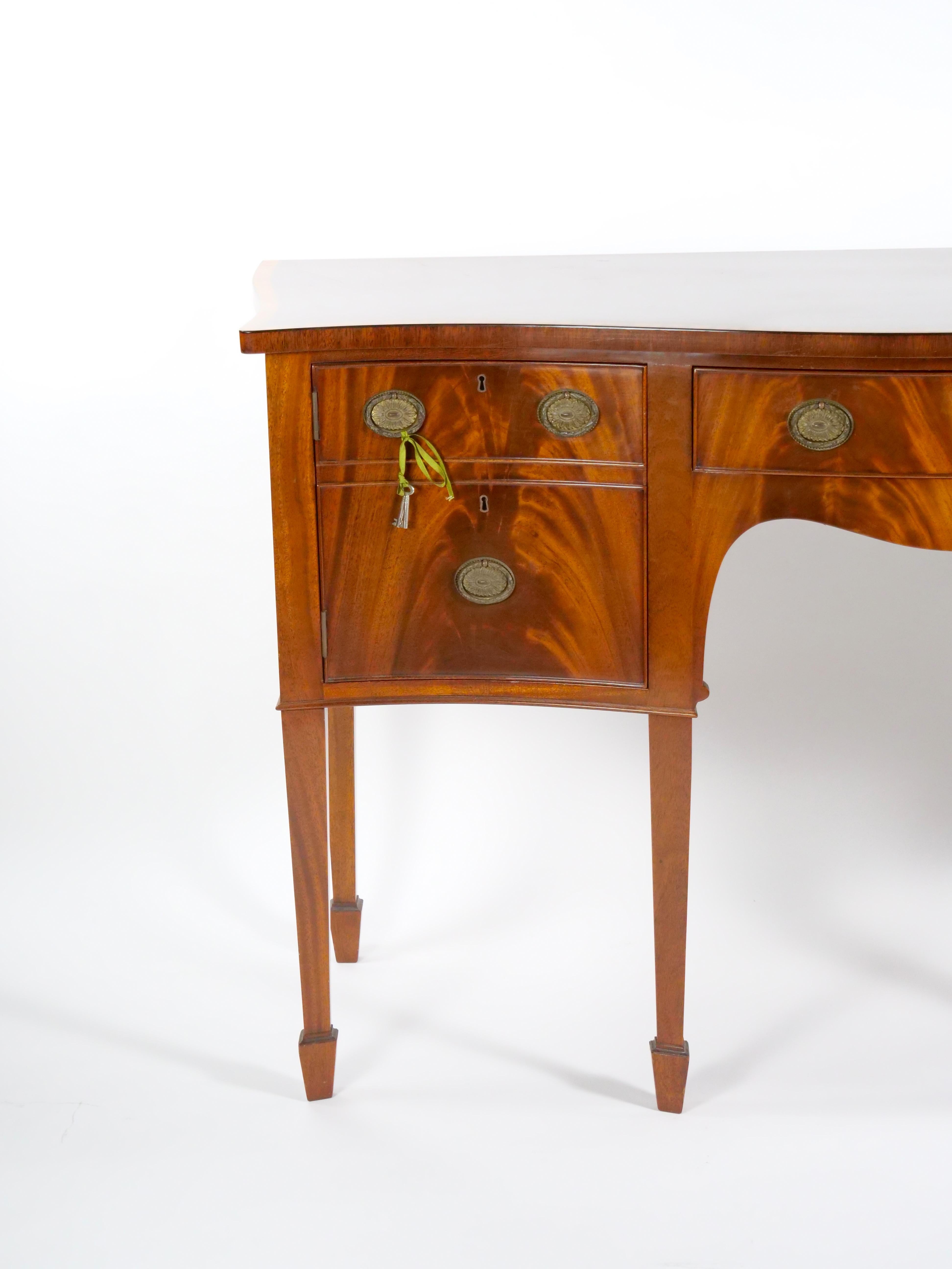 Early 20th Century George III Flame Mahogany Serpentine Sideboard / Server For Sale 2