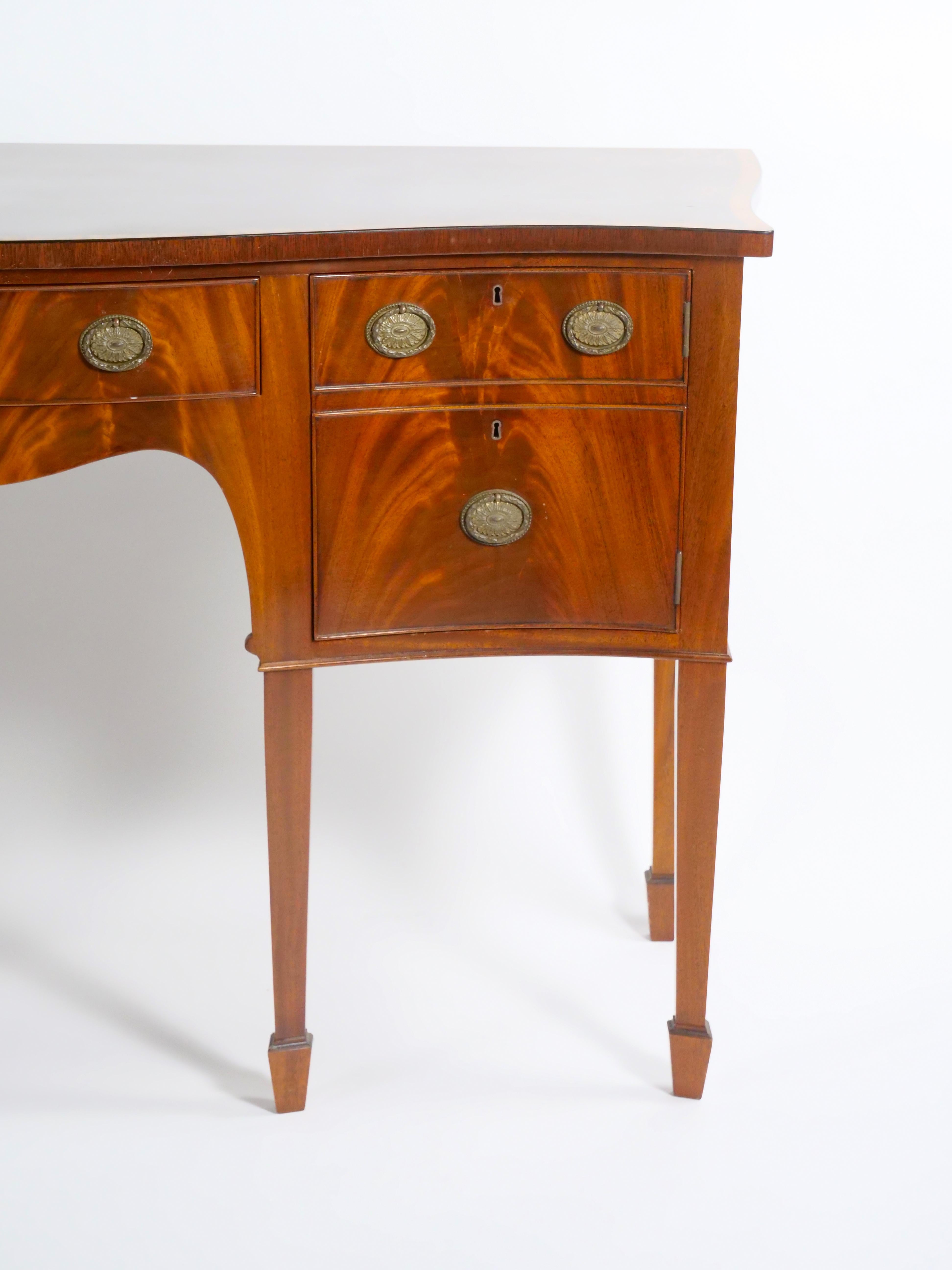 Early 20th Century George III Flame Mahogany Serpentine Sideboard / Server For Sale 3