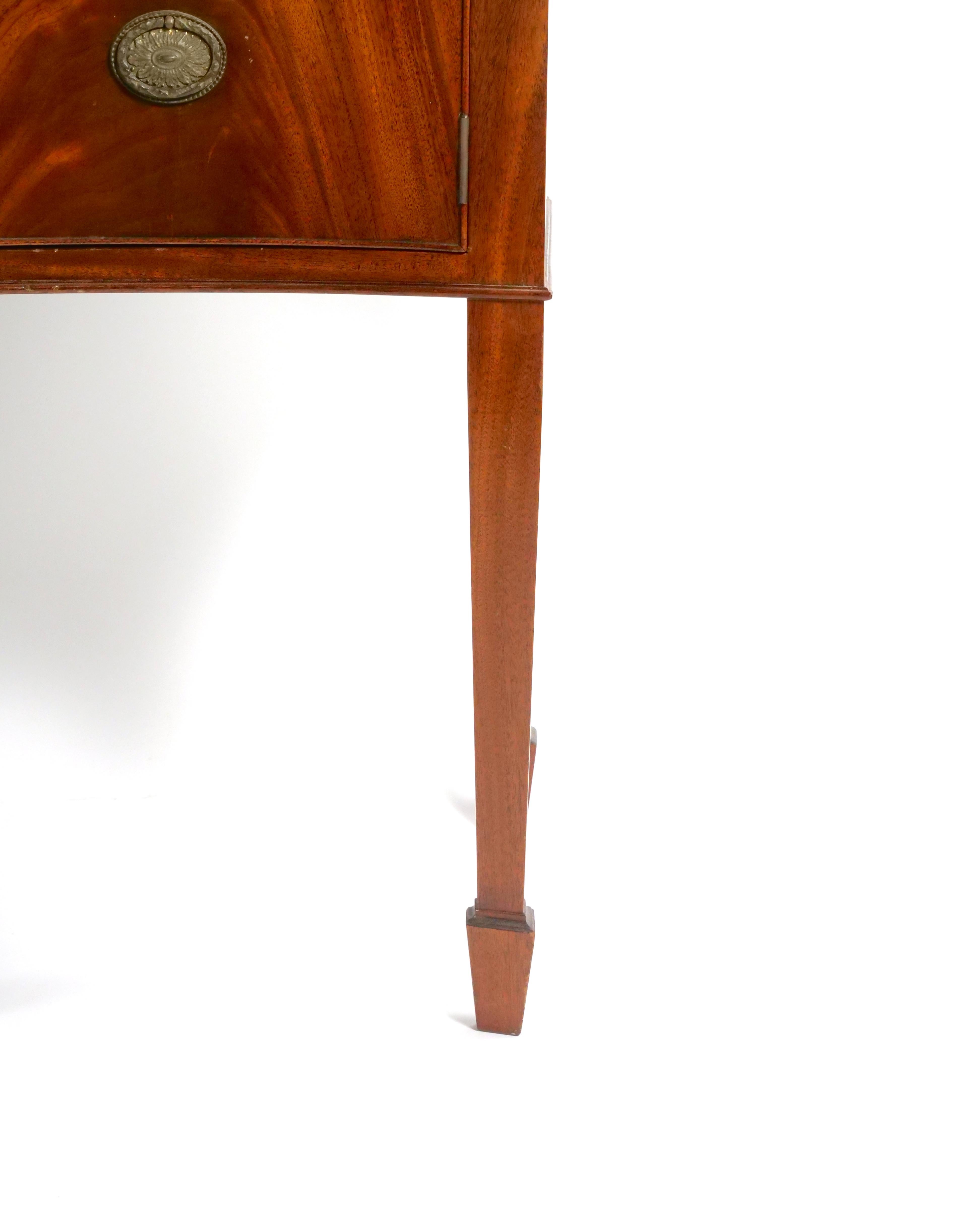 Early 20th Century George III Flame Mahogany Serpentine Sideboard / Server For Sale 4