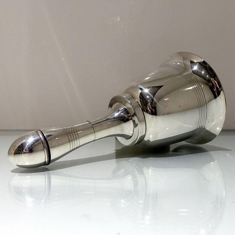 Early 20th Century George v Silver-Plate Bell Formed Cocktail Shaker, circa 1935 In Excellent Condition For Sale In 53-64 Chancery Lane, London