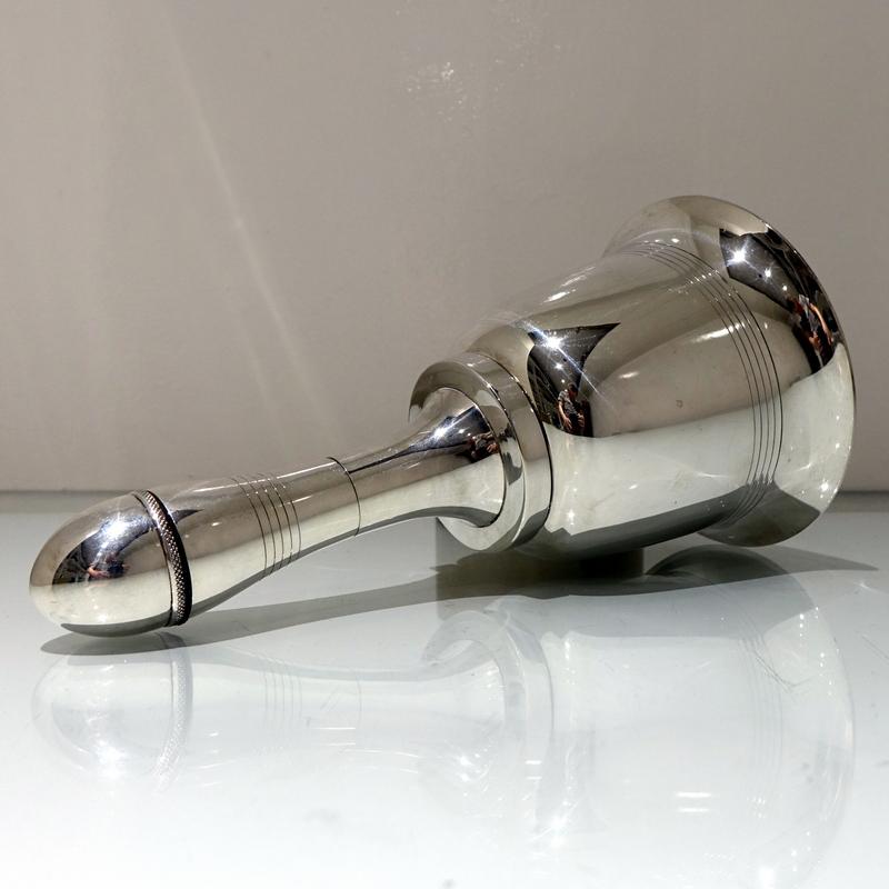Early 20th Century George V Silver Plate Bell Formed Cocktail Shaker, circa 1935 In Good Condition For Sale In 53-64 Chancery Lane, London