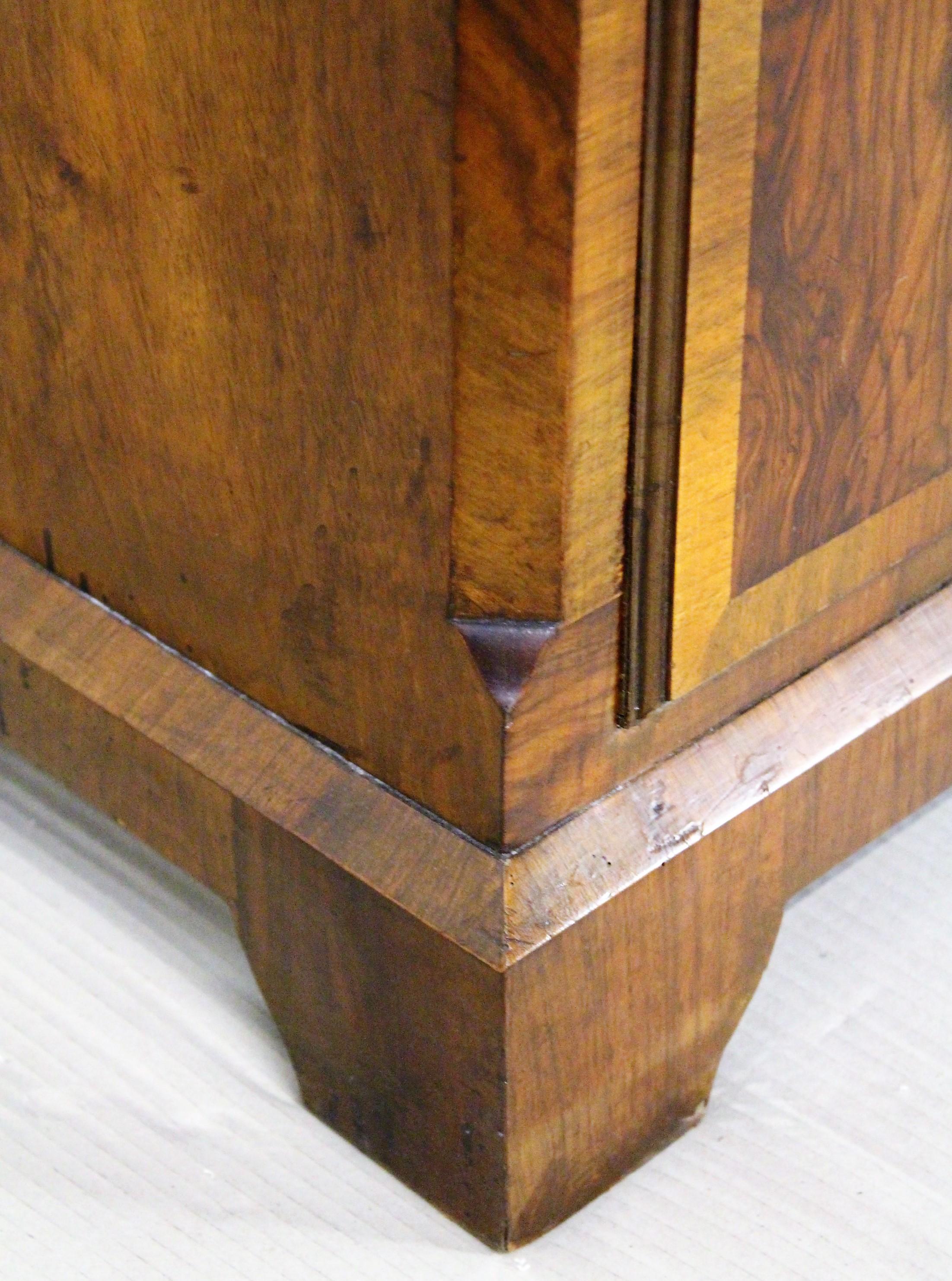 Early 20th Century Georgian Style Burr Walnut Chest on Chest In Good Condition In Poling, West Sussex