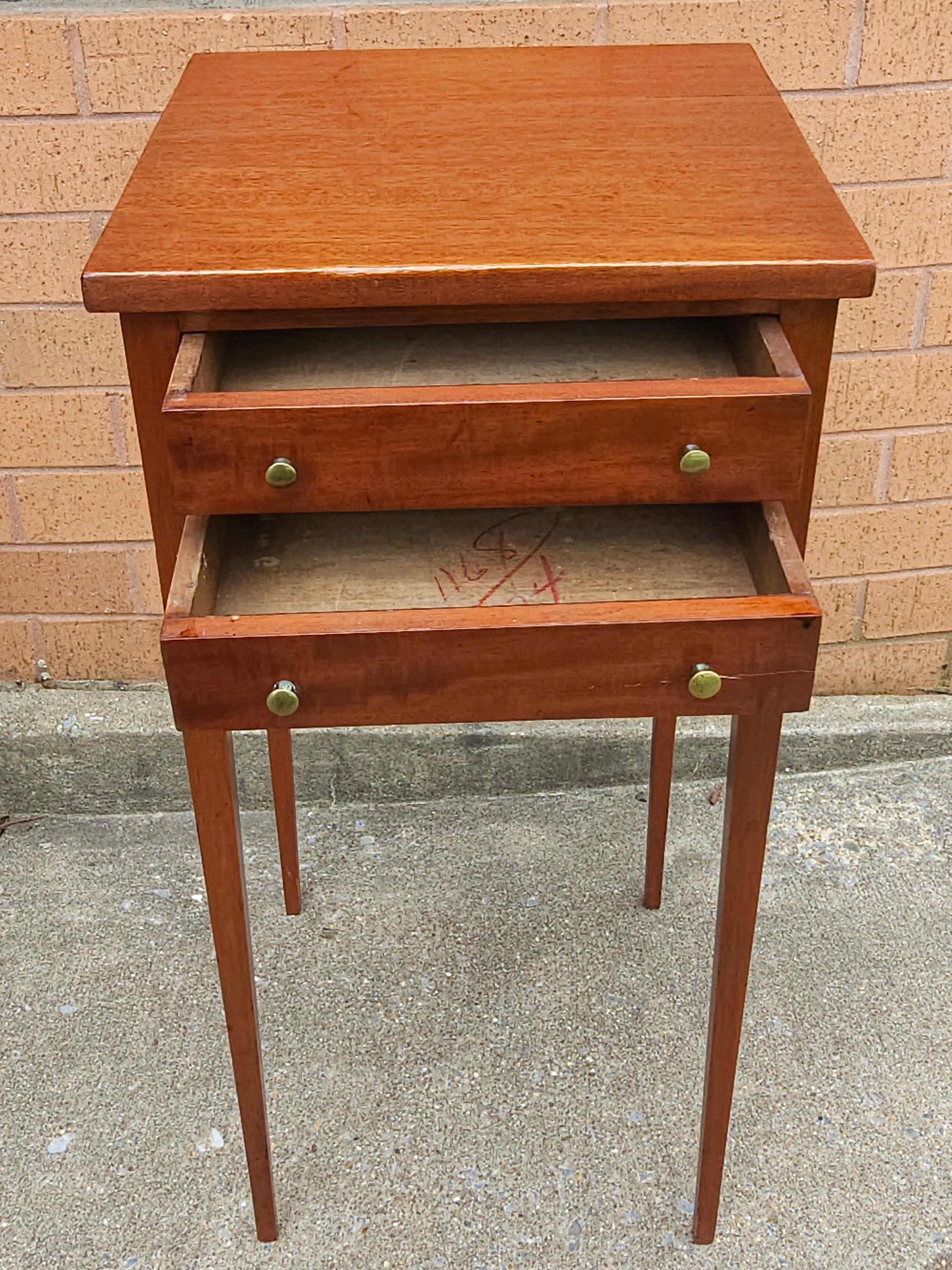 Early 20th Century Georgian Style Two-Drawer Mahogany Side Table In Good Condition For Sale In Germantown, MD
