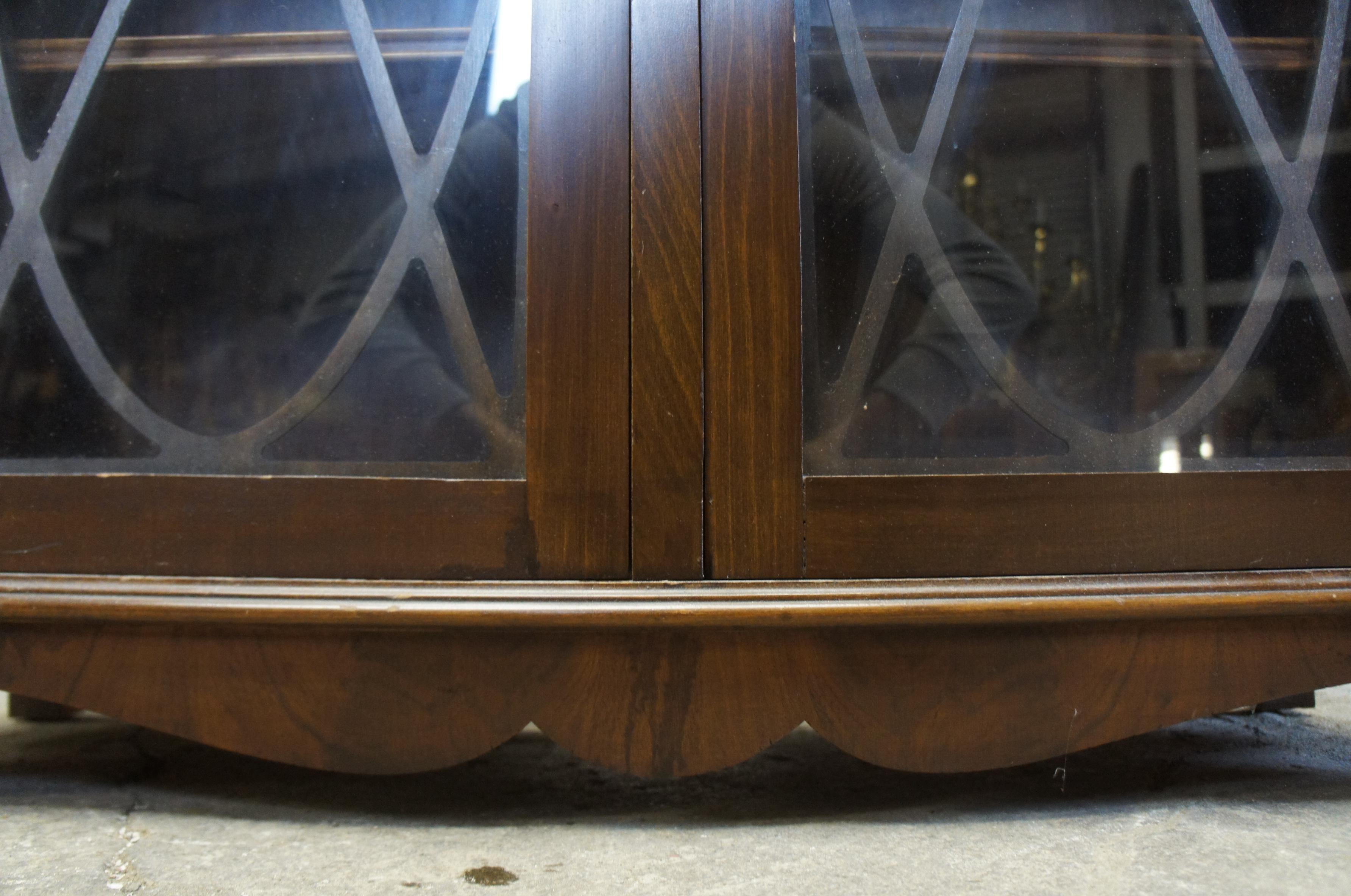 Early 20th Century Georgian Style Walnut Library Bookcase Display Cabinet 4