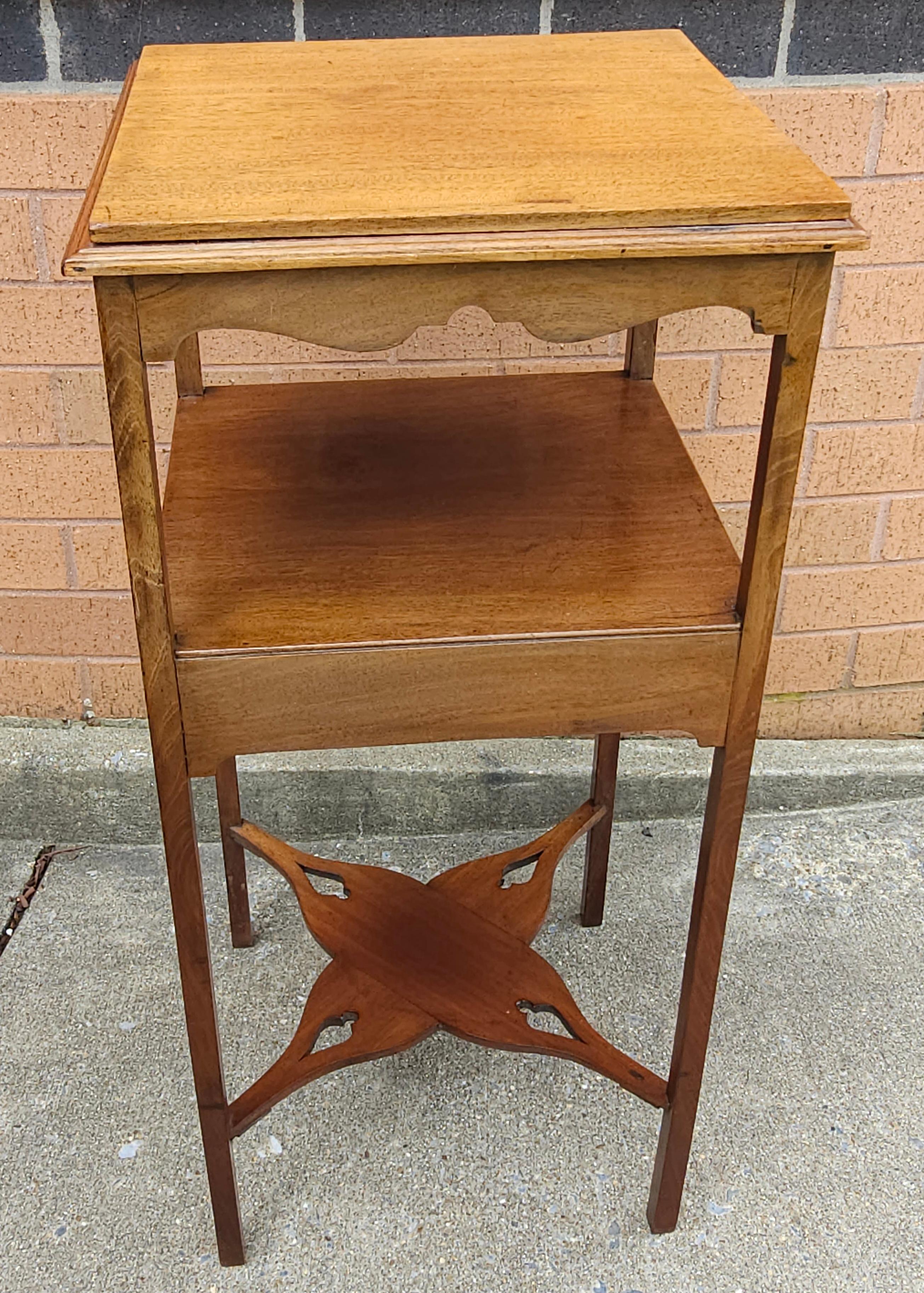 Early 20th Century Georgian Three Tier One Drawer Mahogany Side Table For Sale 2