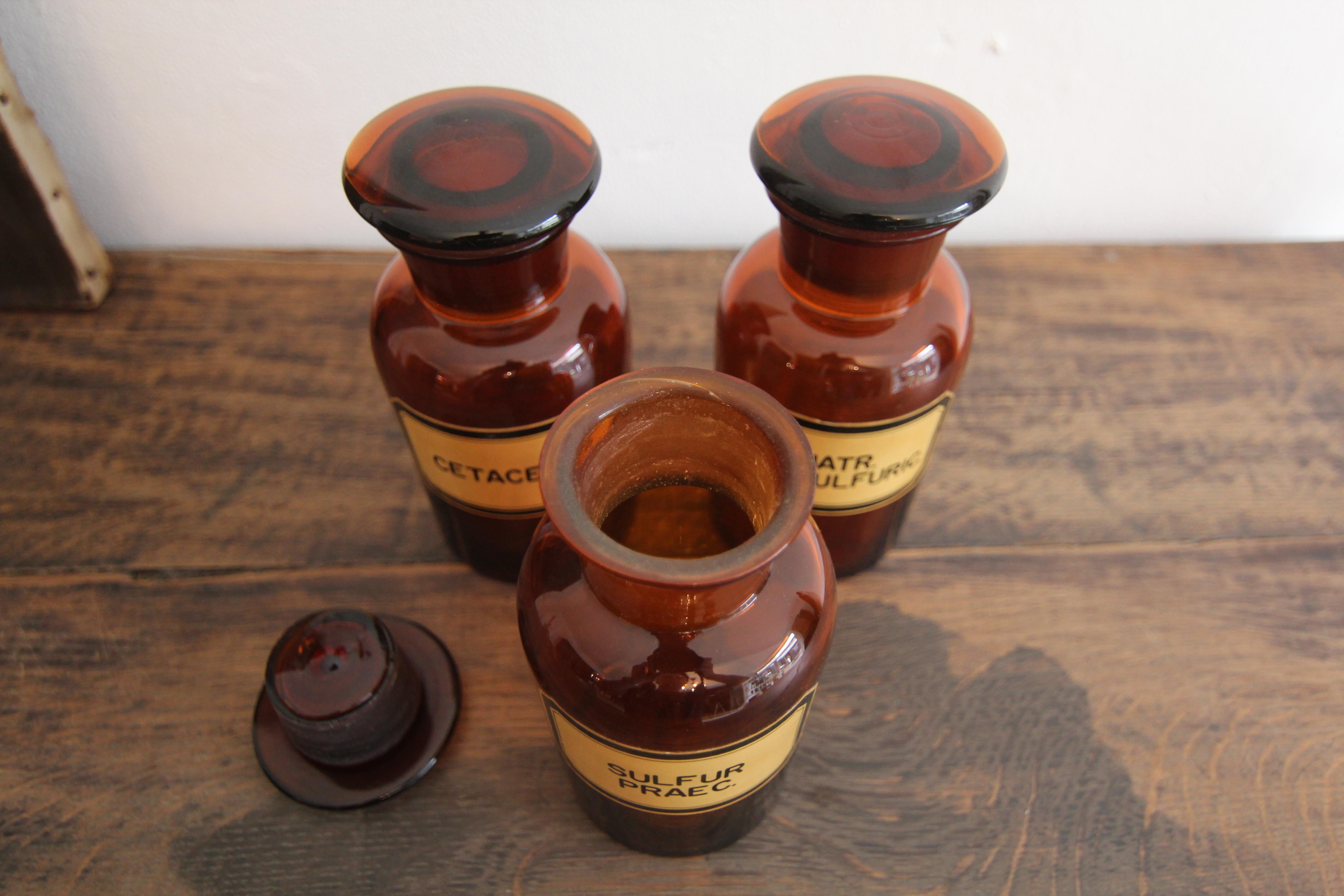 Ensemble de 3 pots en verre d'apothicaire allemands du début du 20e siècle en vente 4