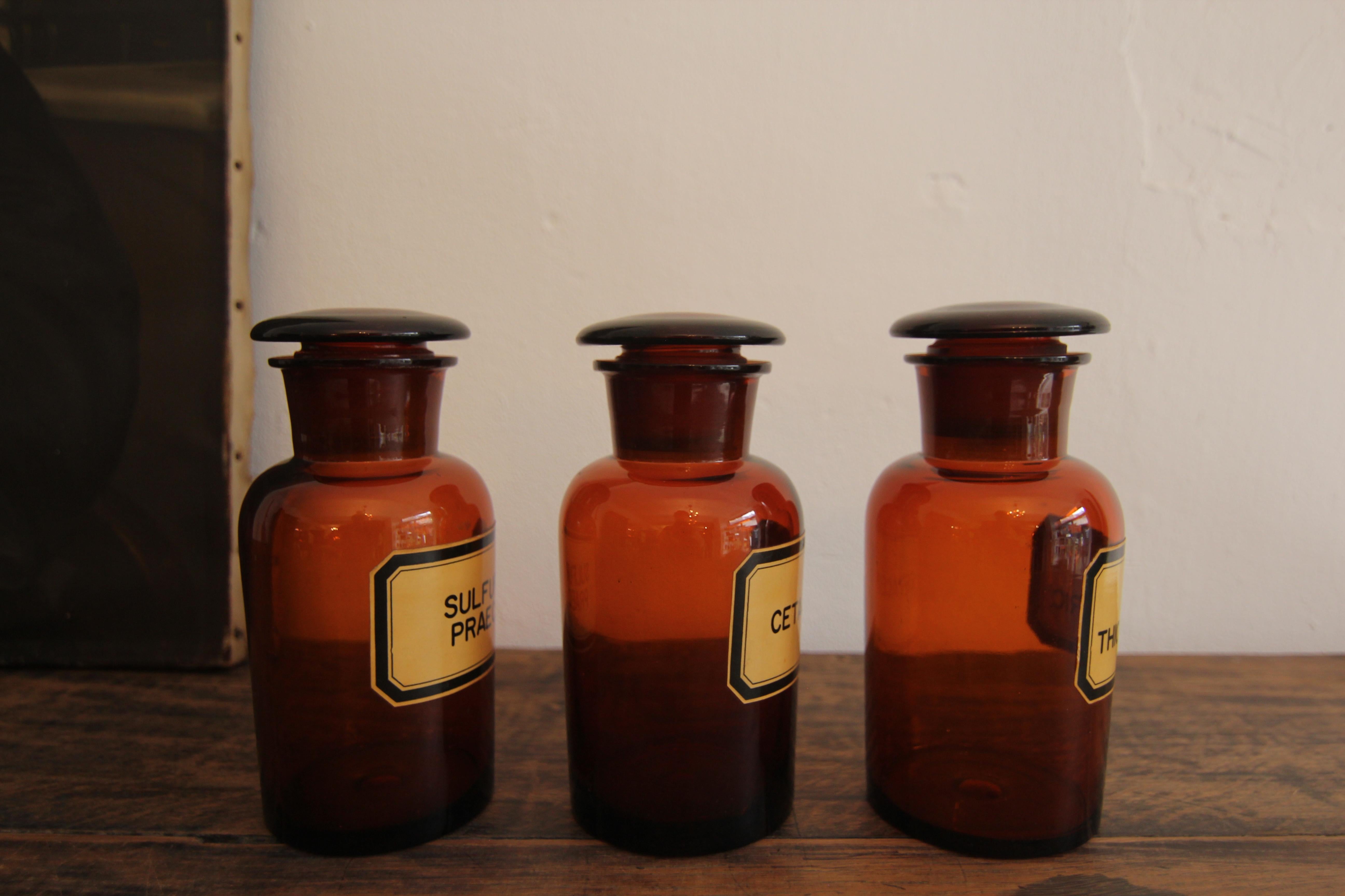 Ensemble de 3 pots en verre d'apothicaire allemands du début du 20e siècle en vente 5