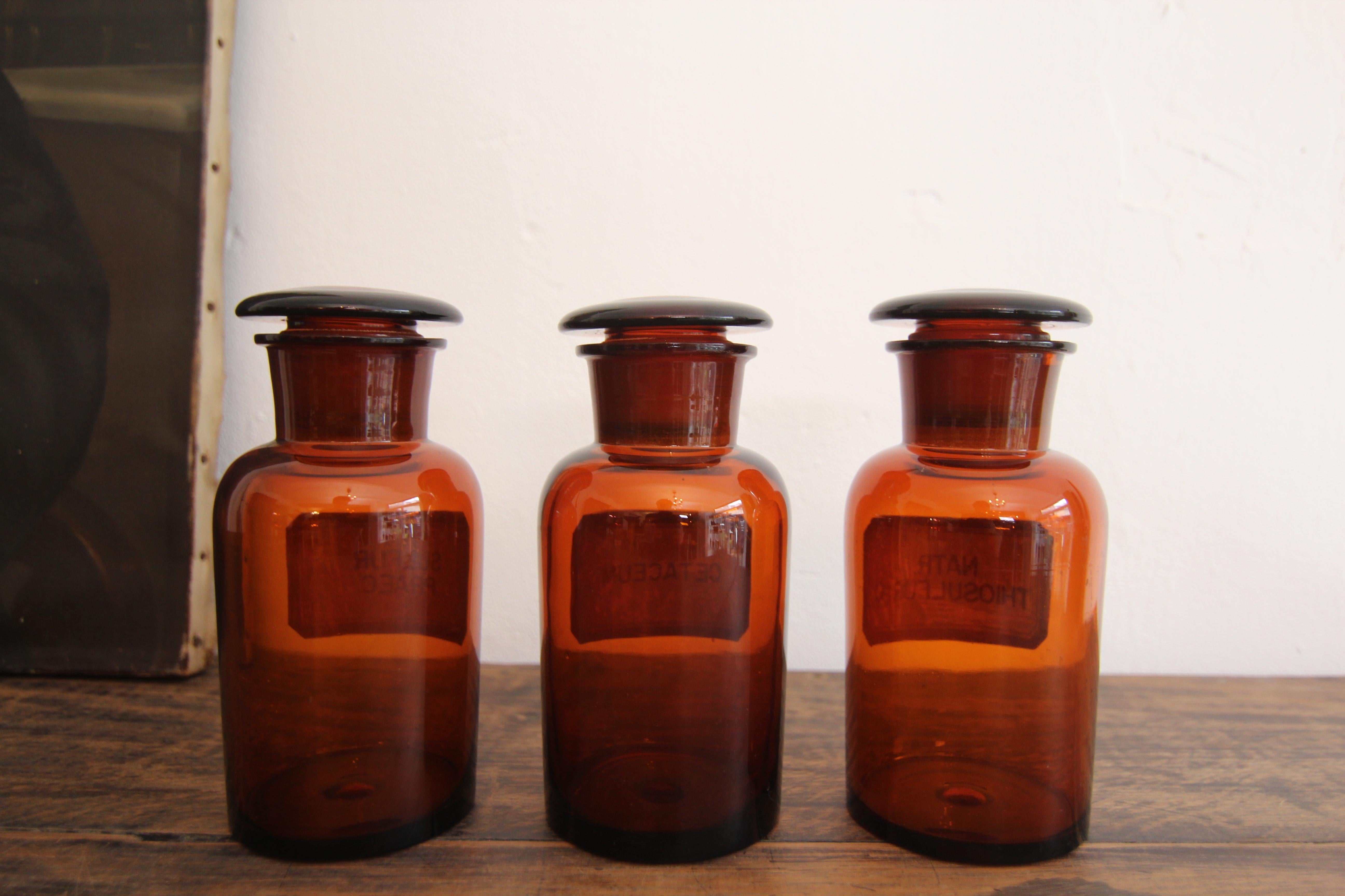 Ensemble de 3 pots en verre d'apothicaire allemands du début du 20e siècle en vente 6