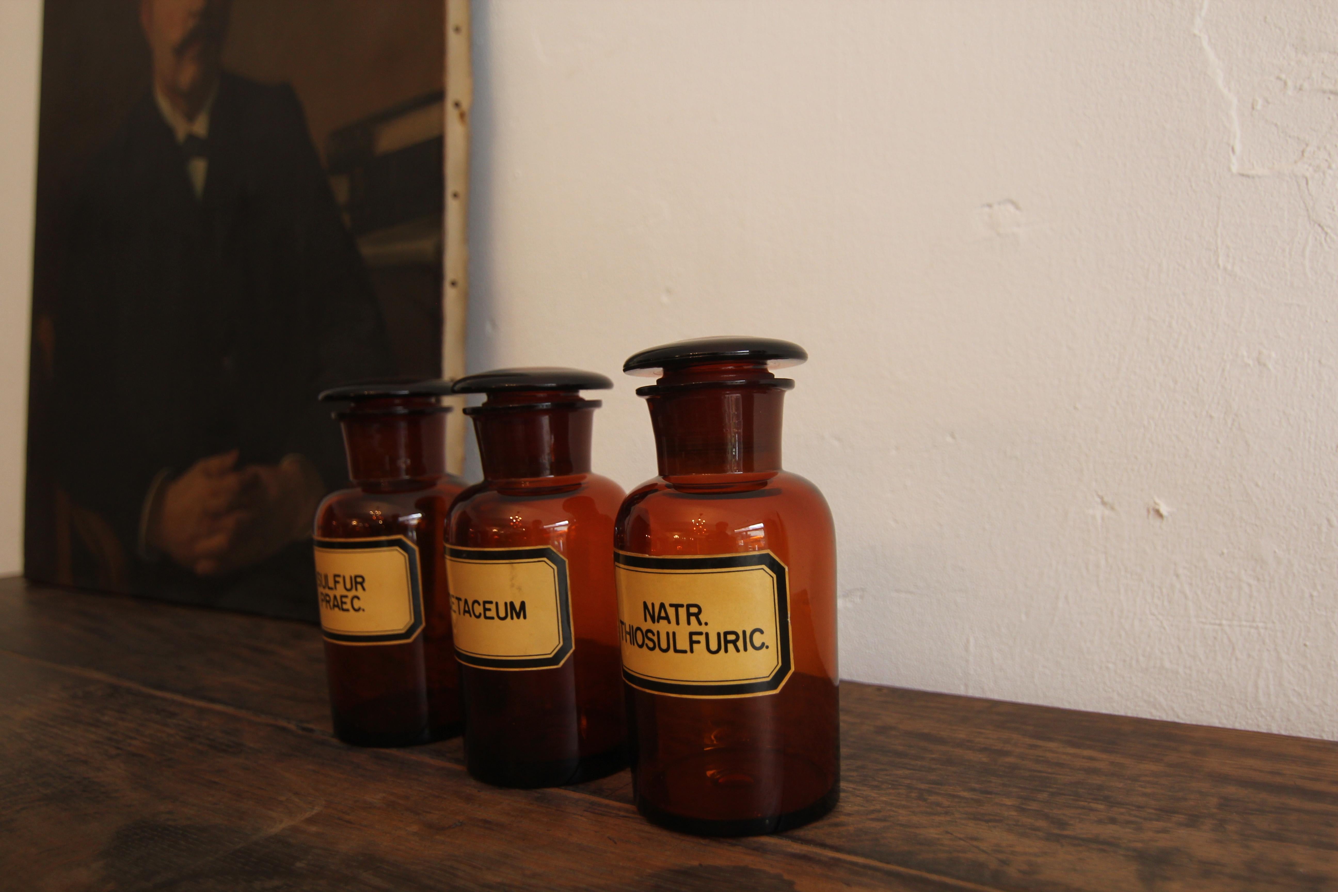 Allemand Ensemble de 3 pots en verre d'apothicaire allemands du début du 20e siècle en vente