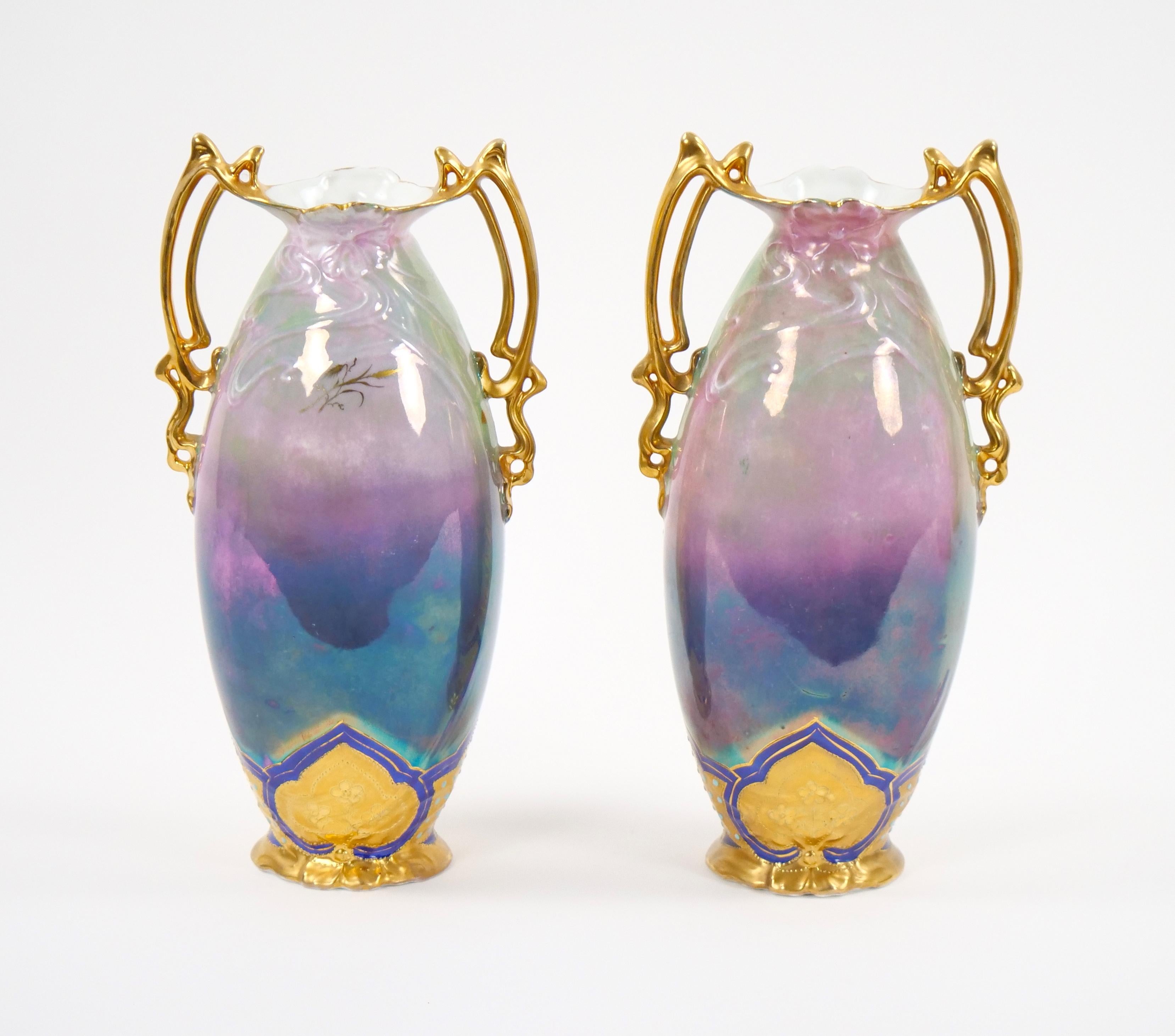 Or Vases en porcelaine peints à la main et dorés Art Nouveau allemand du début du 20e siècle en vente