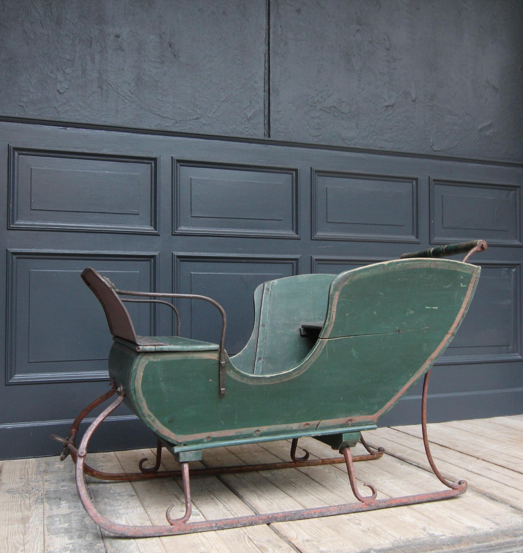 Early 20th Century German Children's Sledge In Good Condition For Sale In Dusseldorf, DE